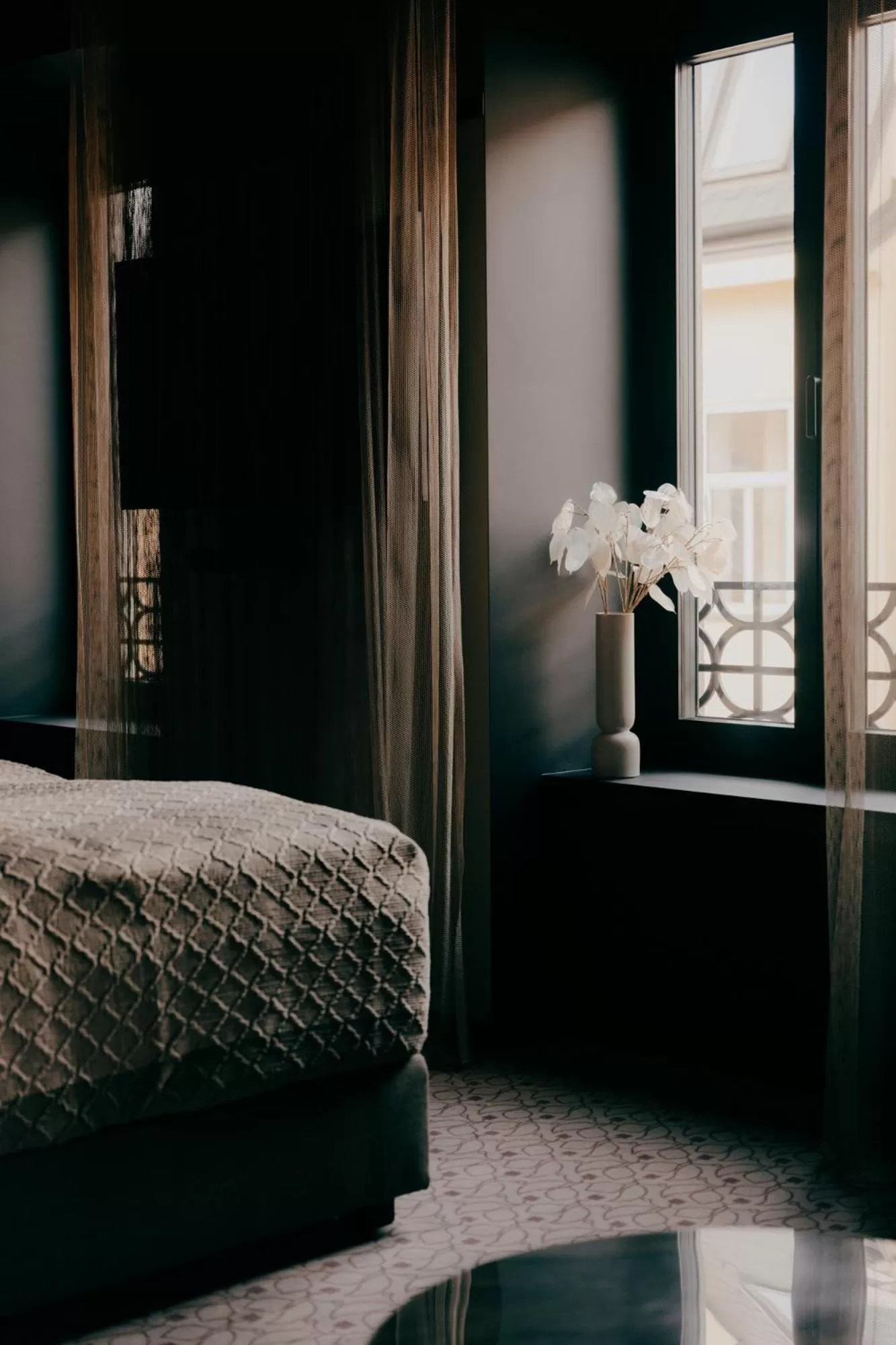 Bed in WELTWIEN Luxury Art Apartments & Free Parking