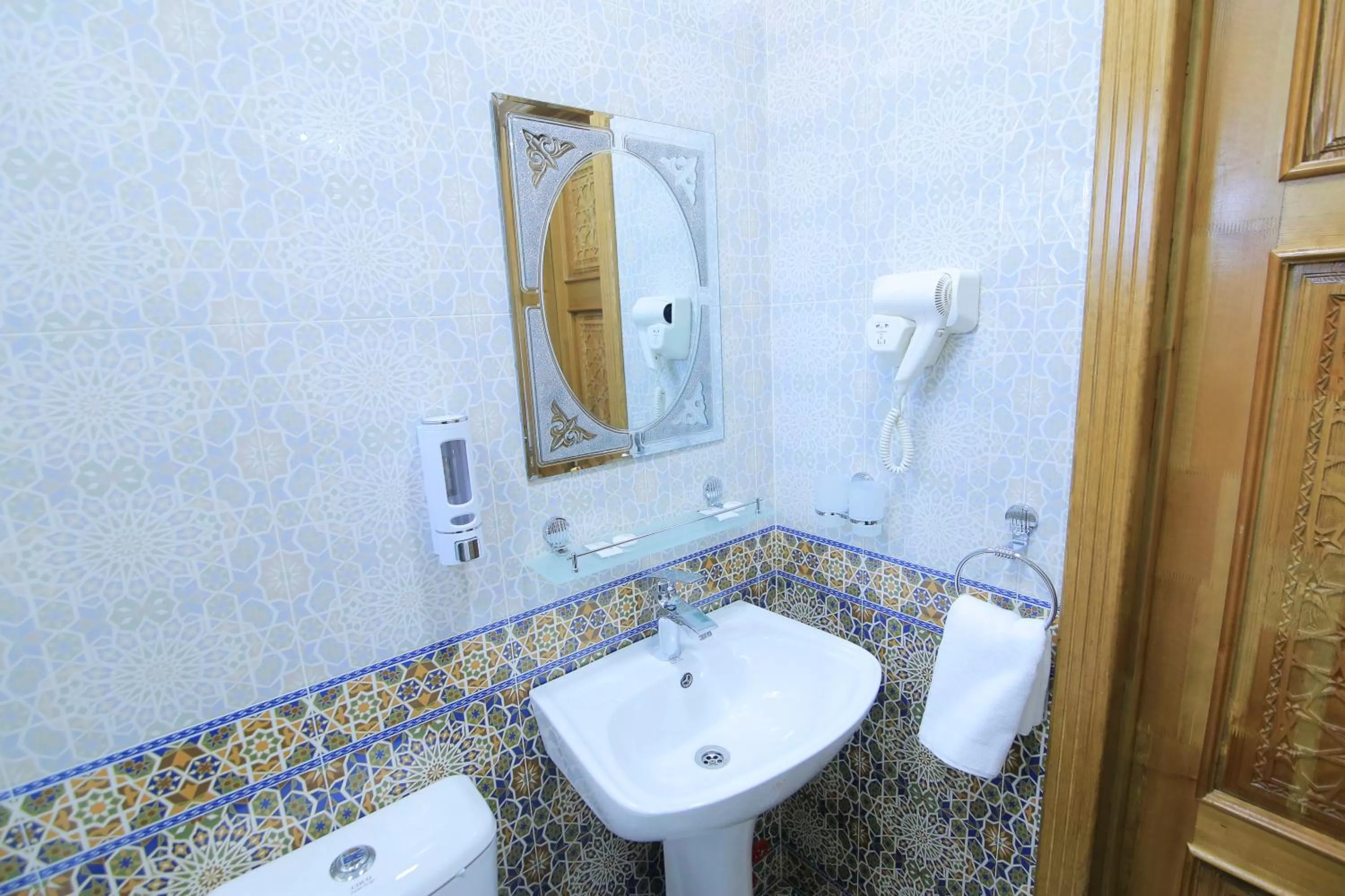 Bathroom in Xadijam Hotel