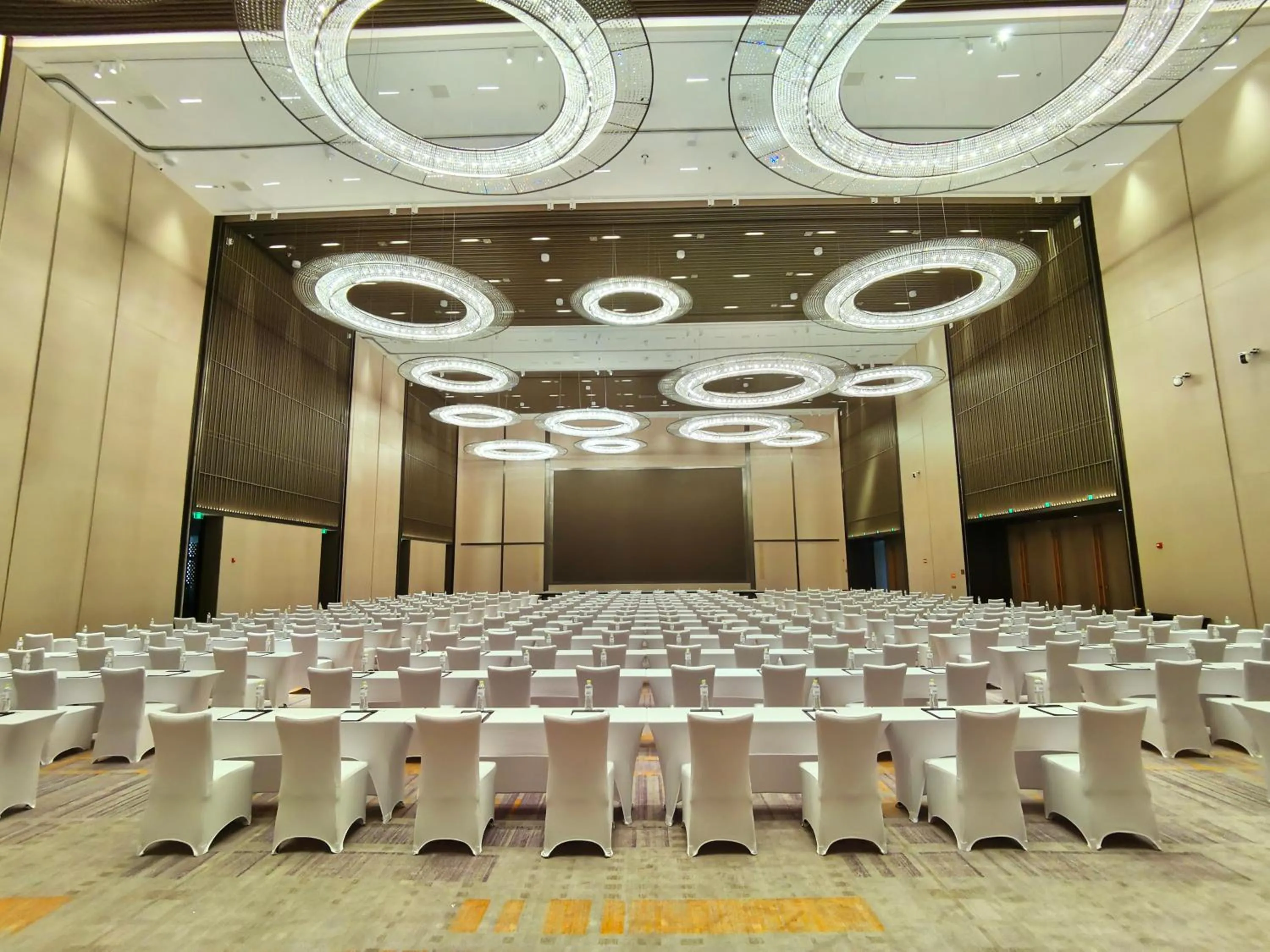 Business facilities in Crowne Plaza Qingdao Jinshui by IHG