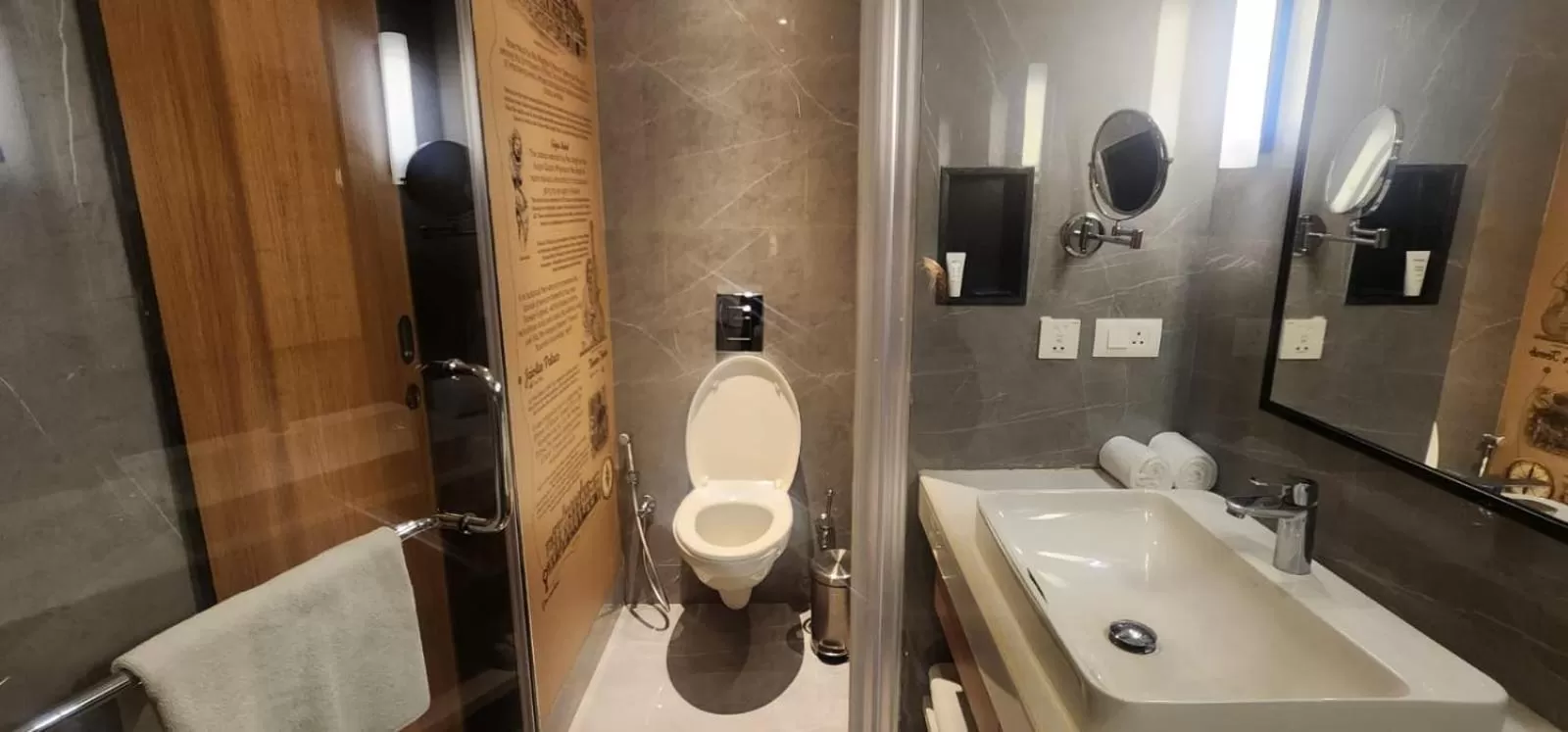 Toilet in Park Inn by Radisson Gwalior