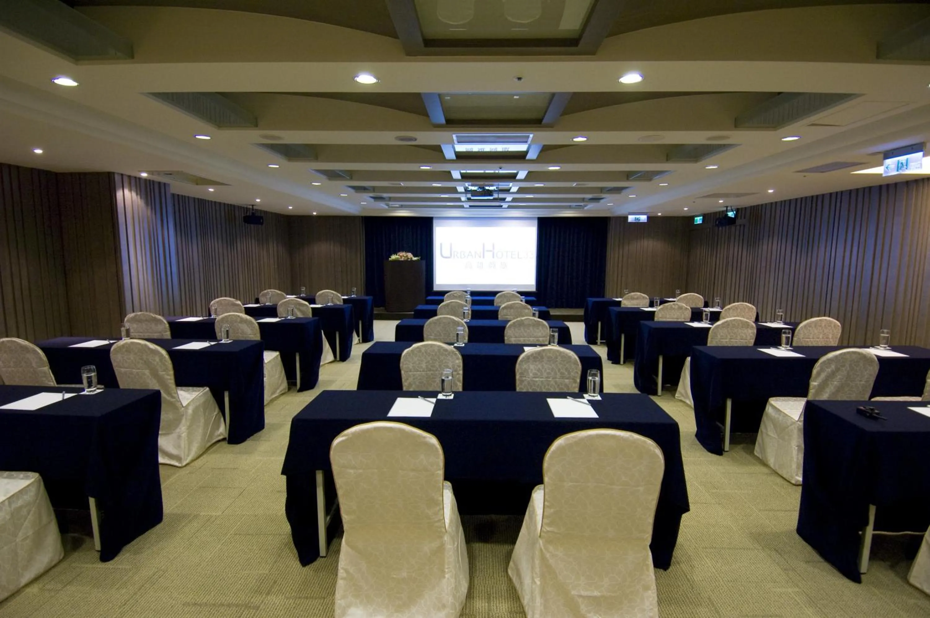 Meeting/conference room in Urban Hotel33