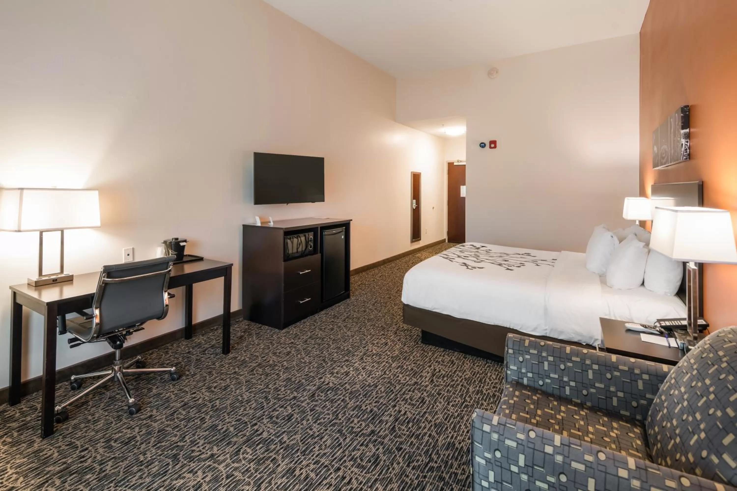 TV and multimedia, Bed in Sleep Inn & Suites Hurricane Zion Park Area