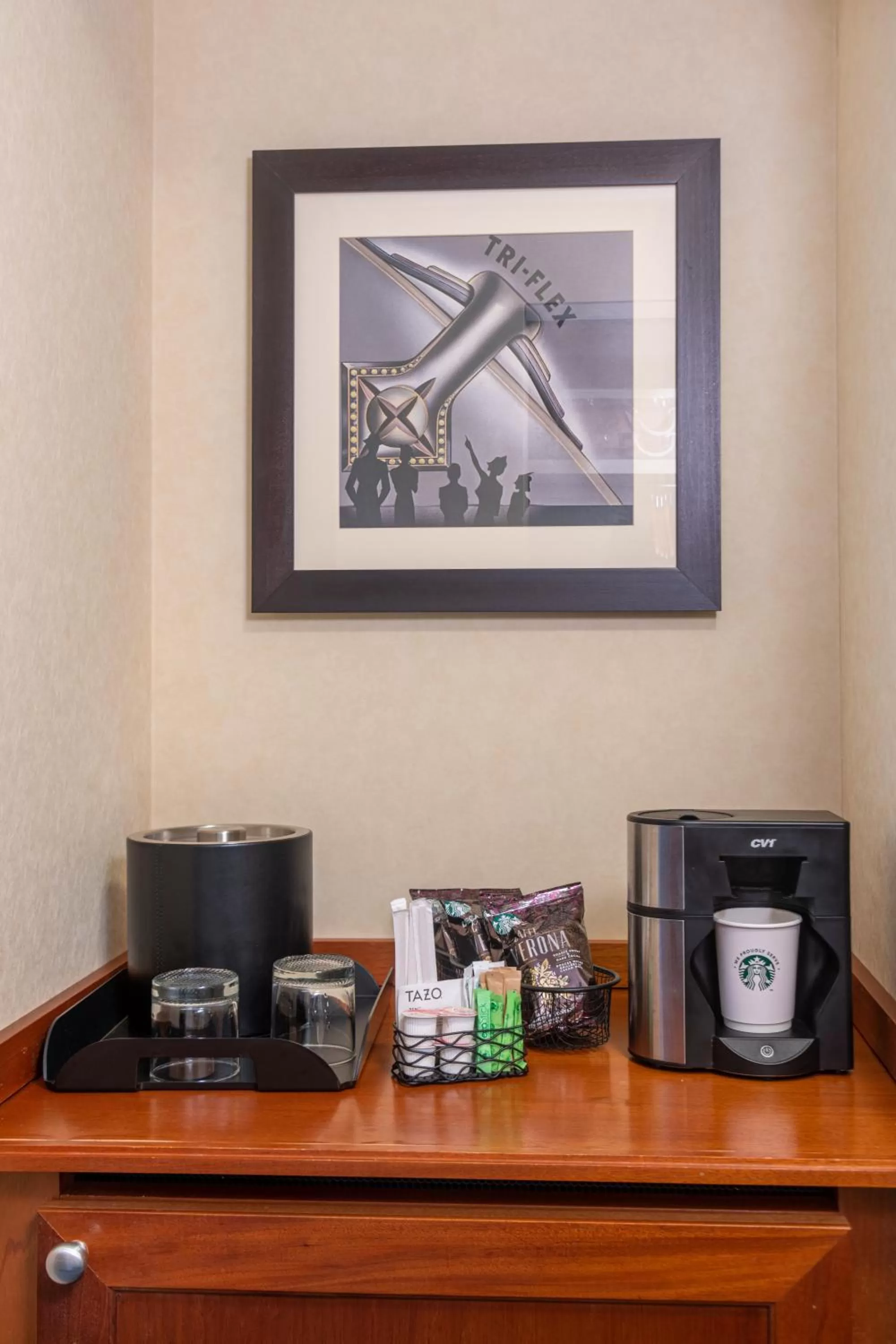 Coffee/tea facilities in Wellsworth Hotel