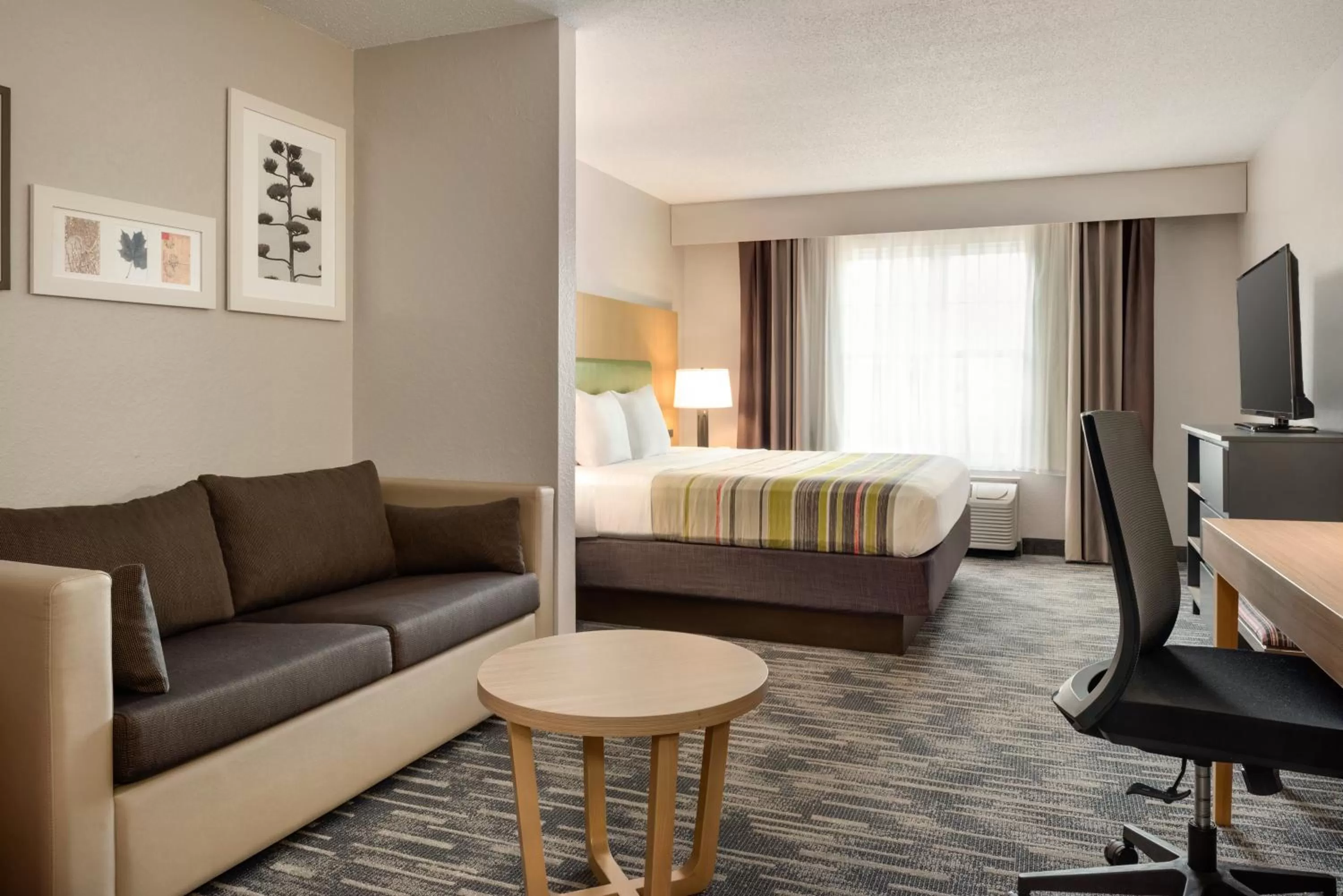 Photo of the whole room, Bed in Country Inn & Suites by Radisson, Brookings