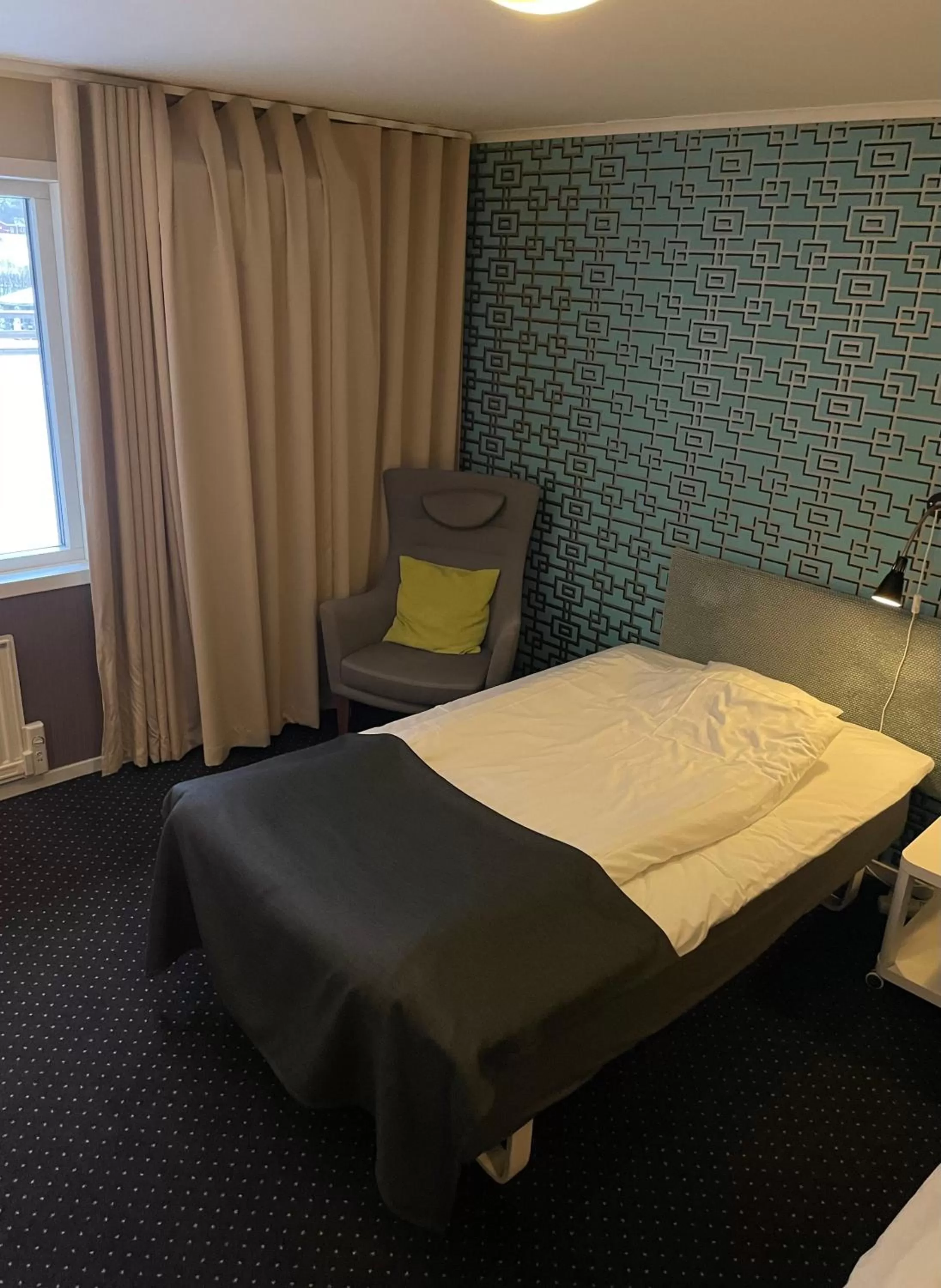 Property building, Bed in Hotell Entré Norr