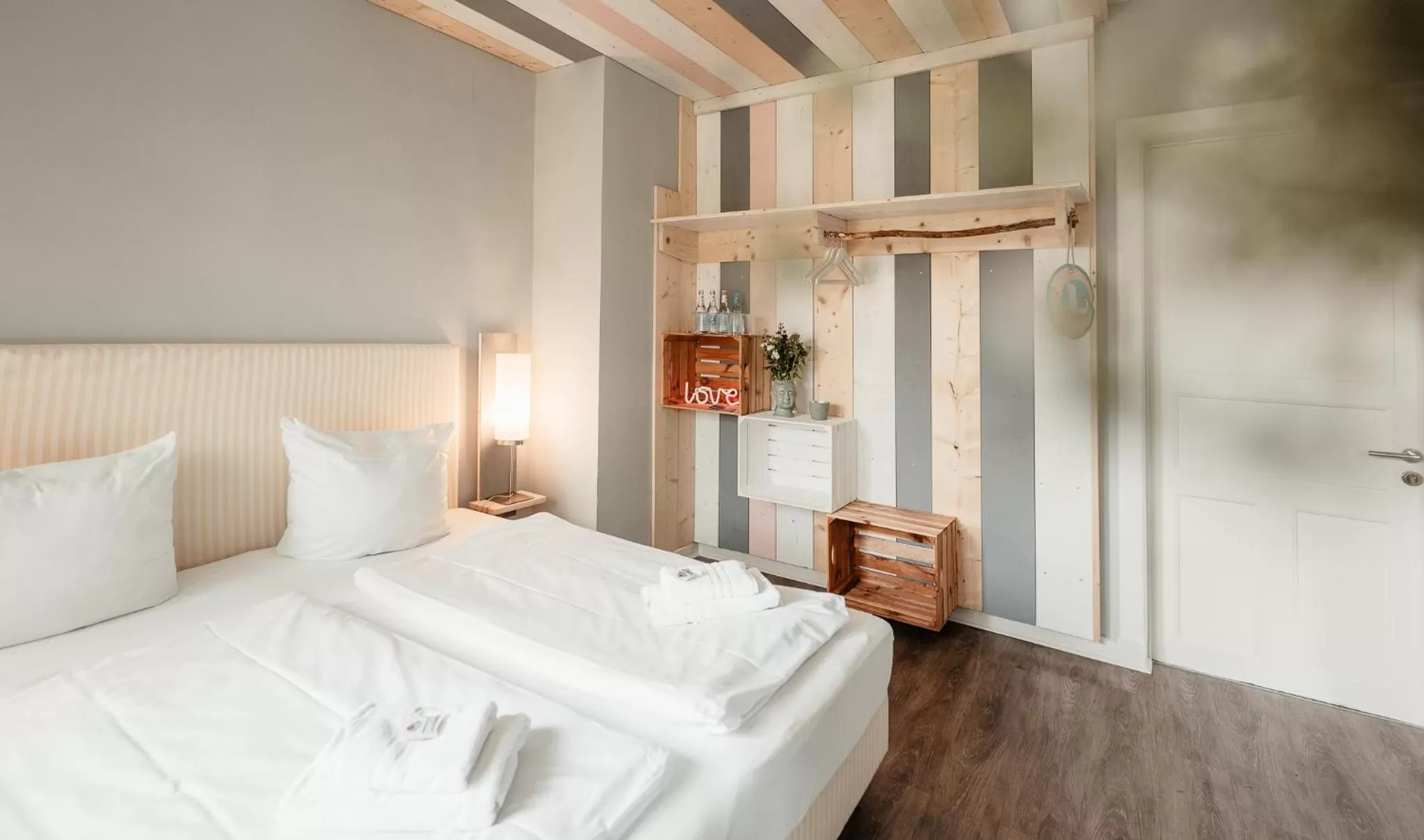 Photo of the whole room, Bed in Hotel 'Das Strandhaus'