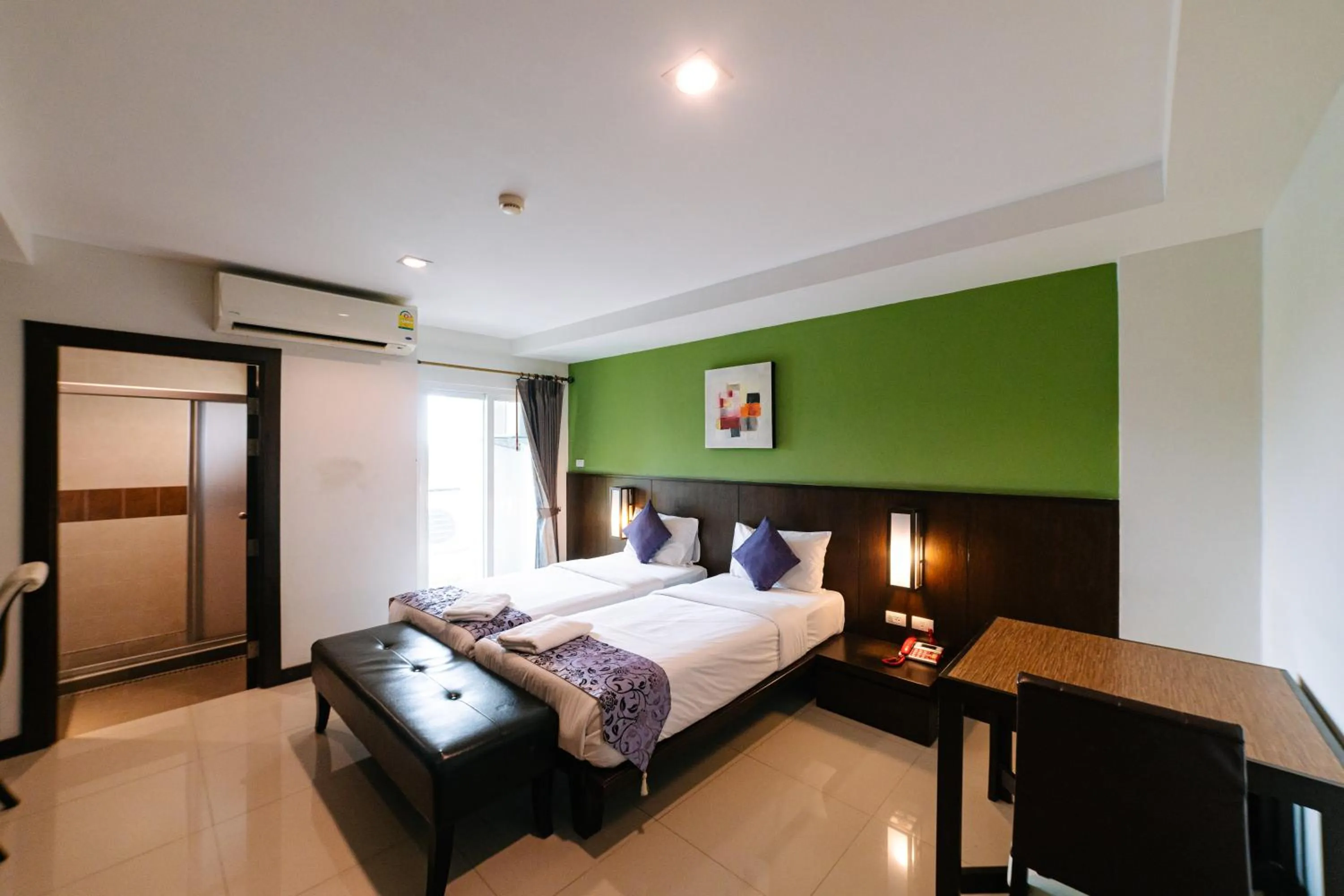 Guests, Bed in Ratana Hotel Sakdidet, PHUKET TOWN