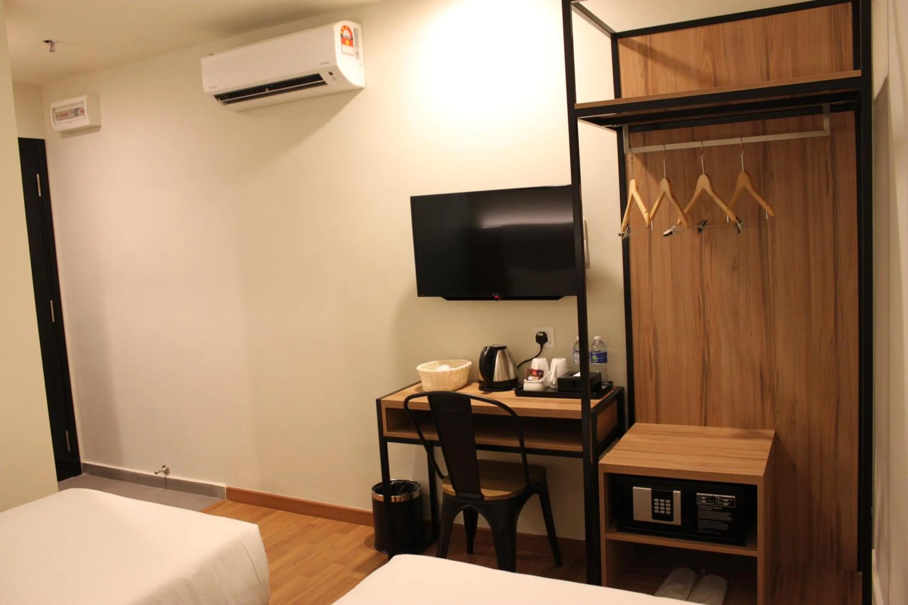 Photo of the whole room, Bed in BIG M Hotel