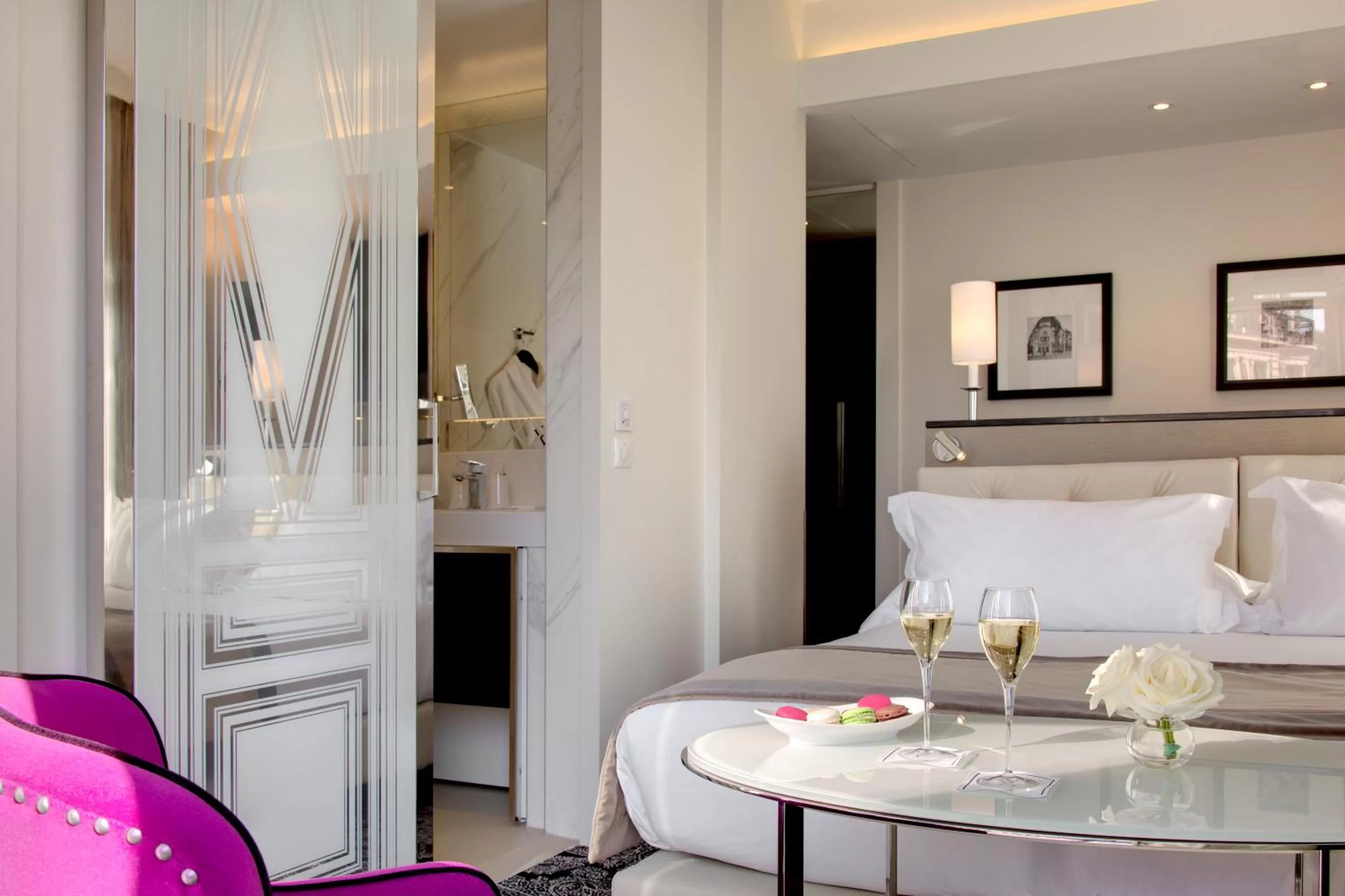 Bedroom in La Villa Haussmann