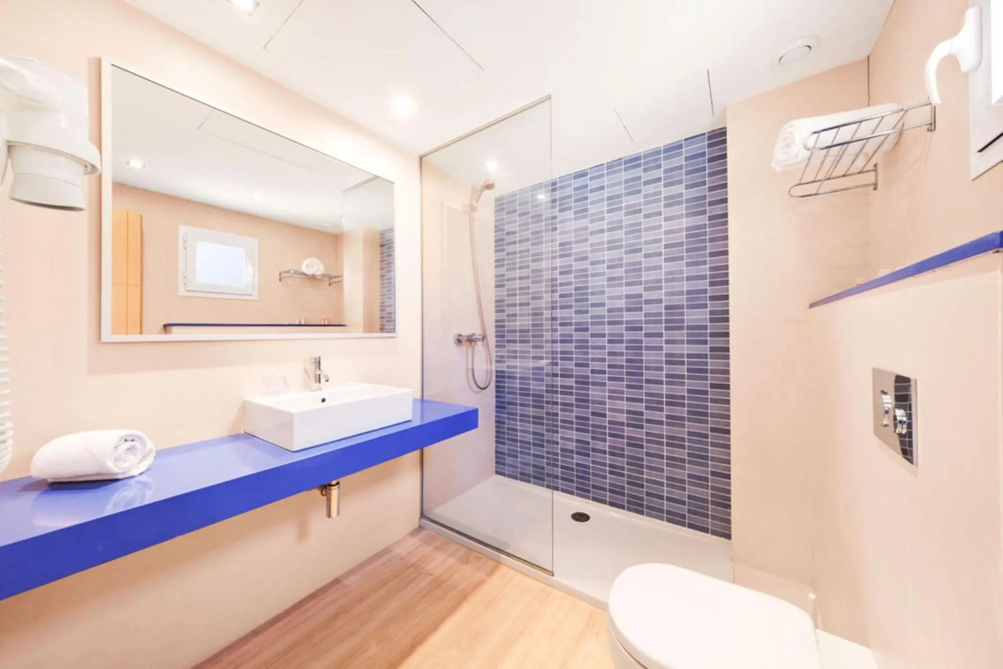 Shower in Hotel Agua Beach "Adults only"