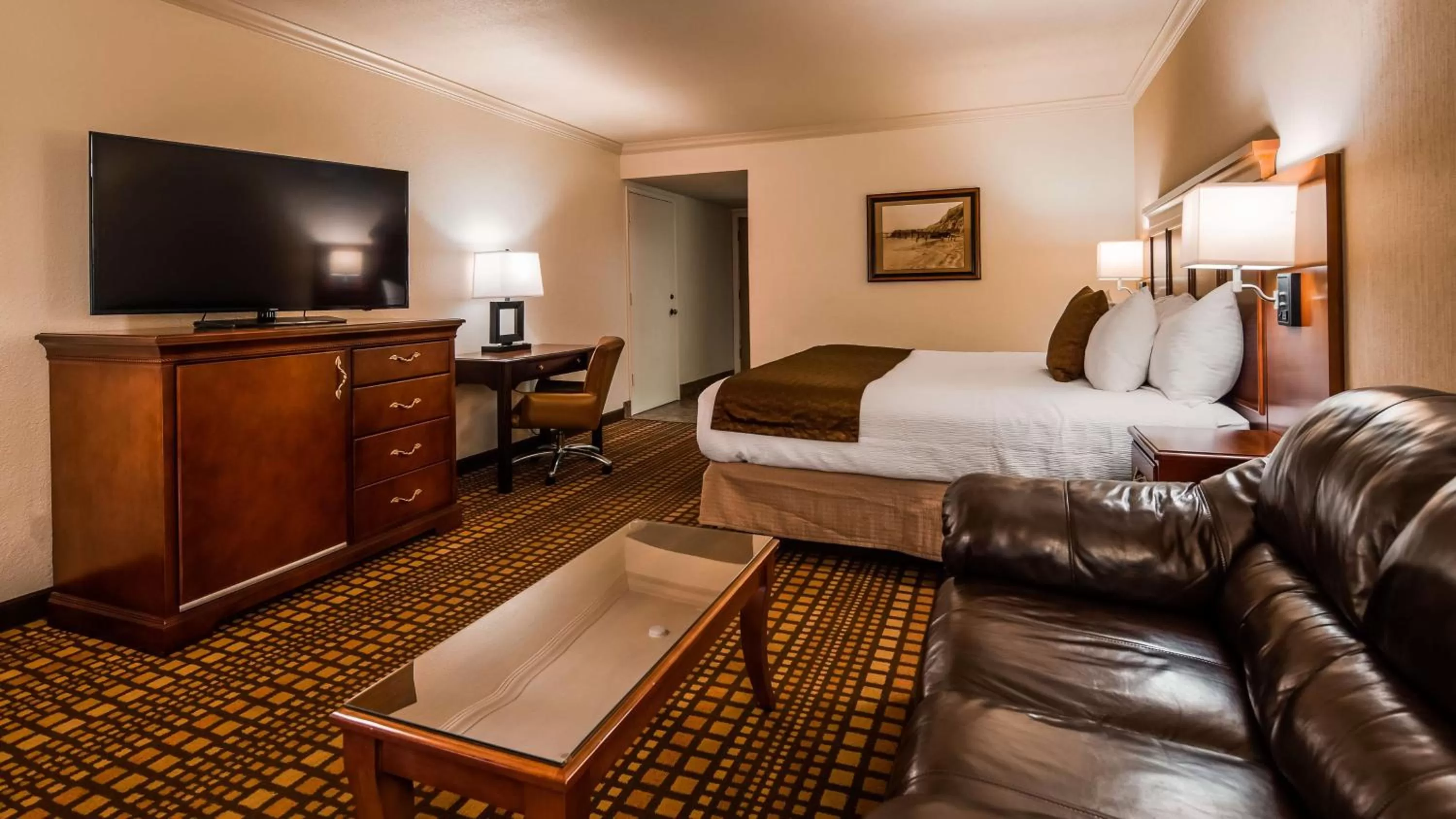 Photo of the whole room, Bed in Best Western Plus Humboldt House Inn