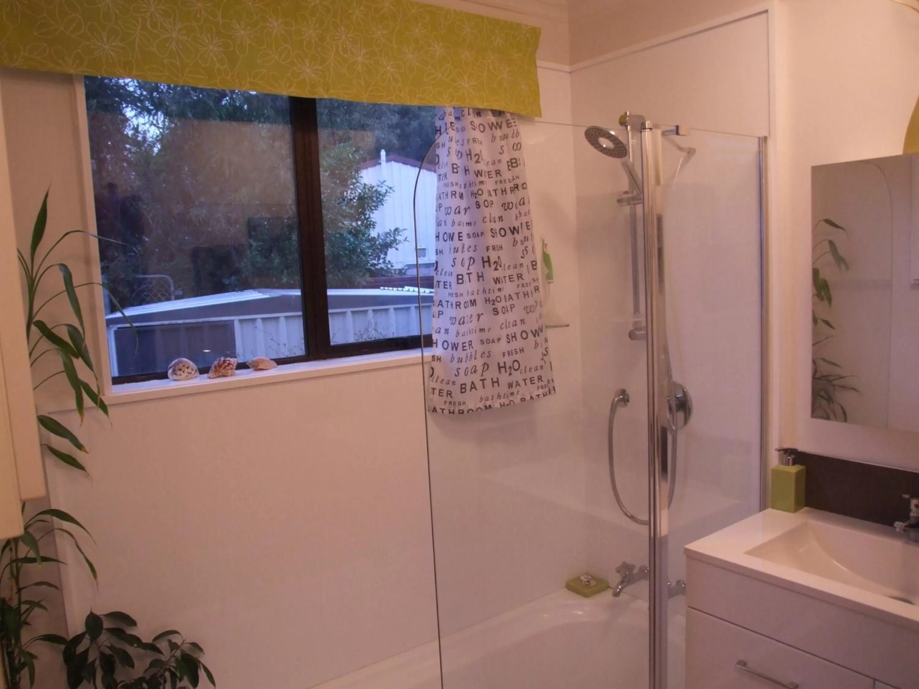 Bathroom in Annie's BnB at 7C