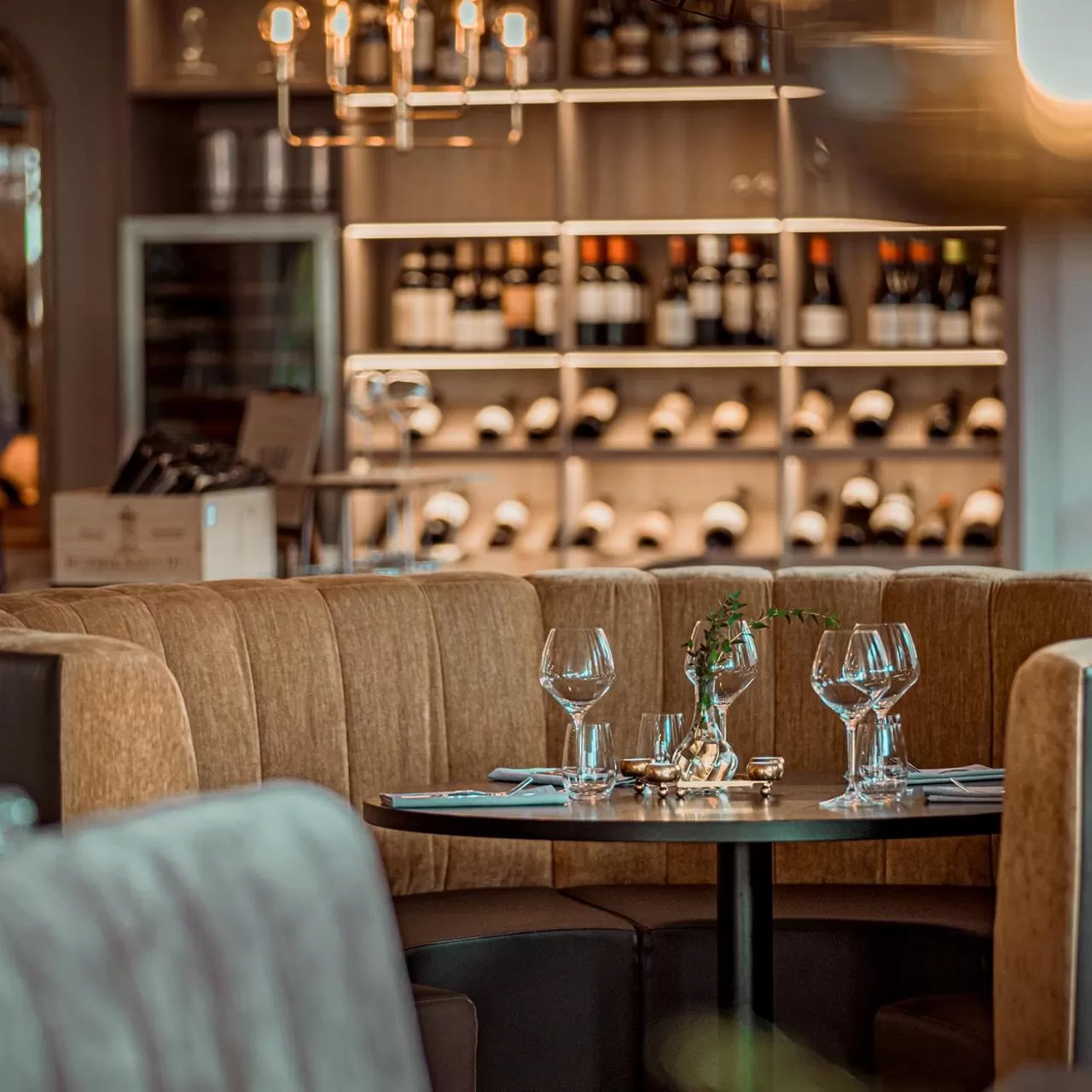 Restaurant/places to eat in Sunlight Hotel Conference & Spa