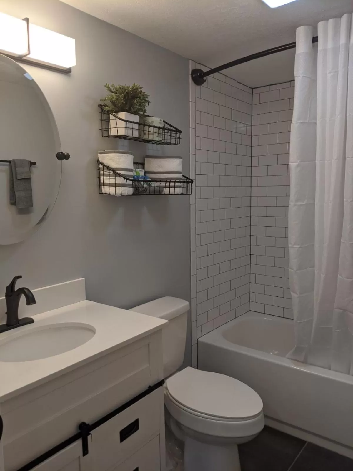 Toilet in Heidi Motel - Helen