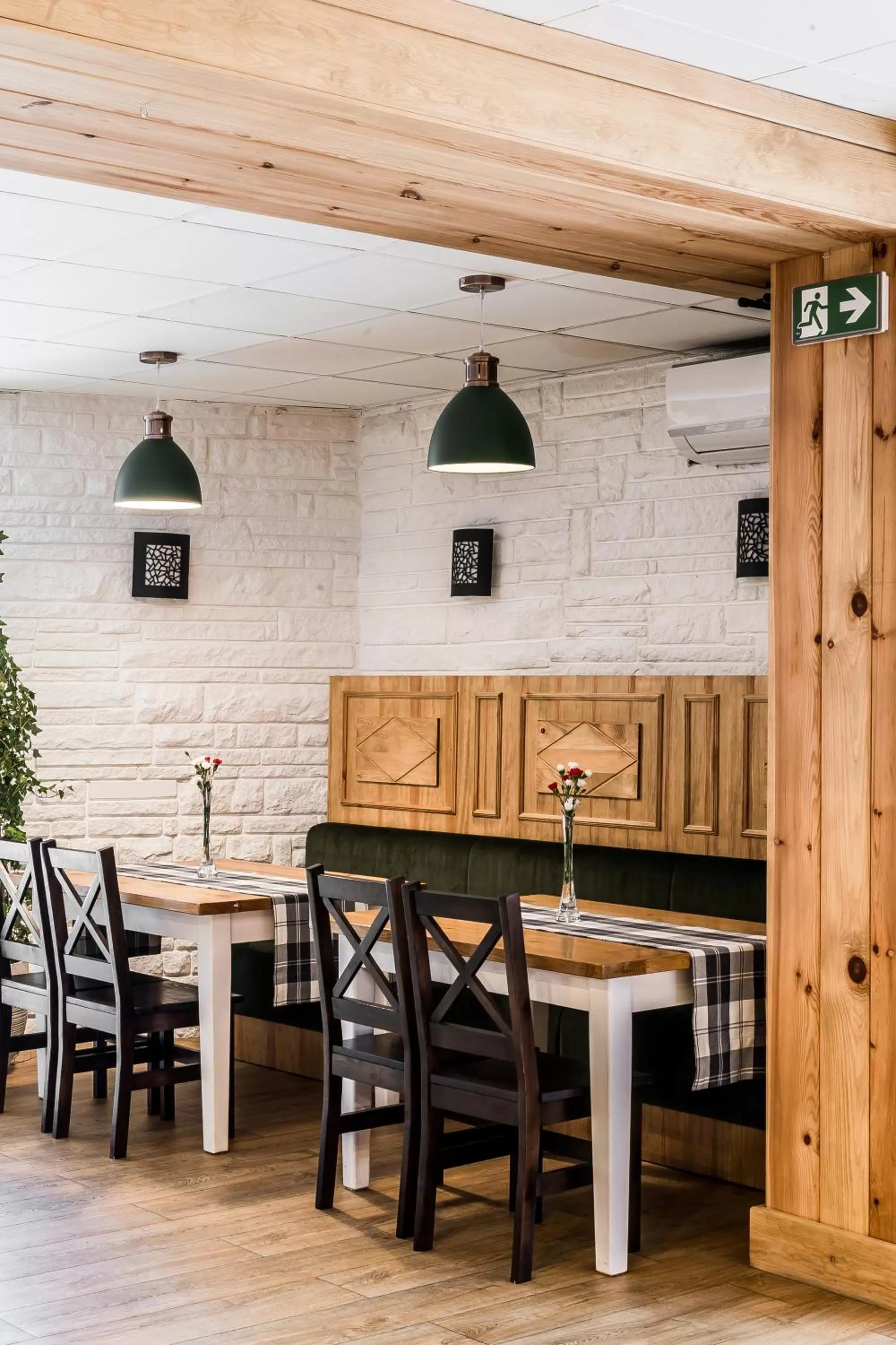 Restaurant/places to eat in Hotel Helios 300m od Krupówek nowy BASEN od 12 lipca