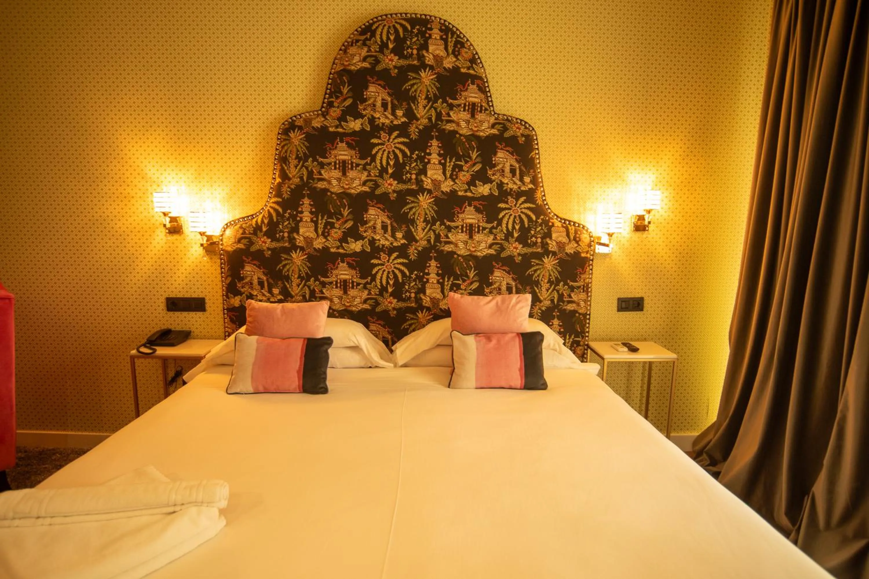 Bed in Hotel Don Juan Boutique