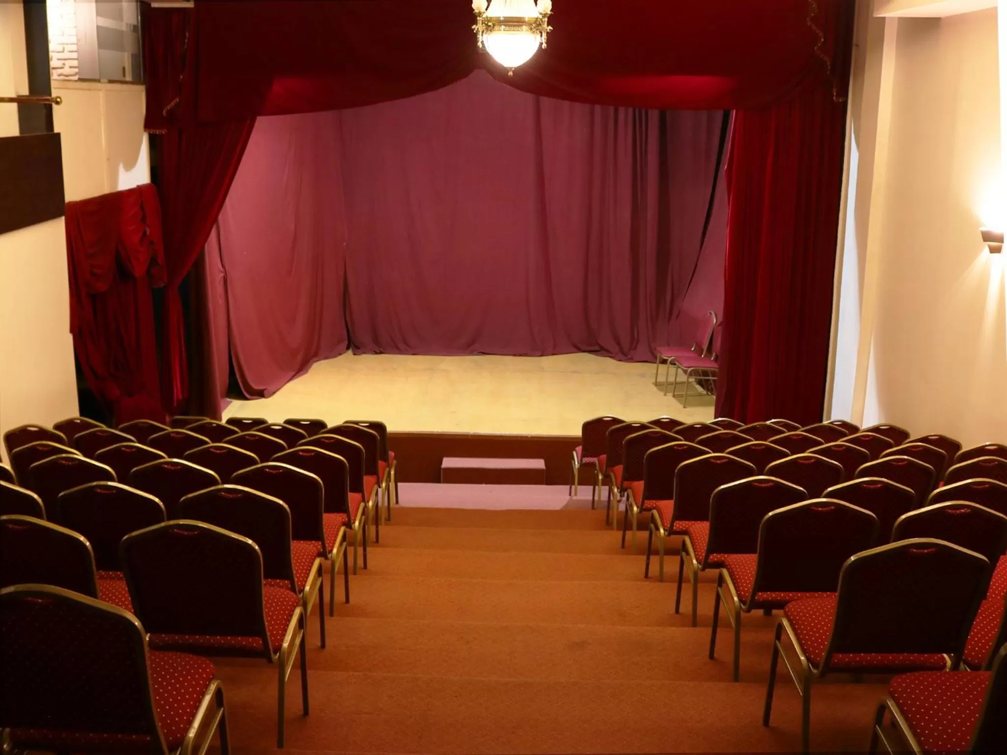 Lounge or bar in Hotel Metropol