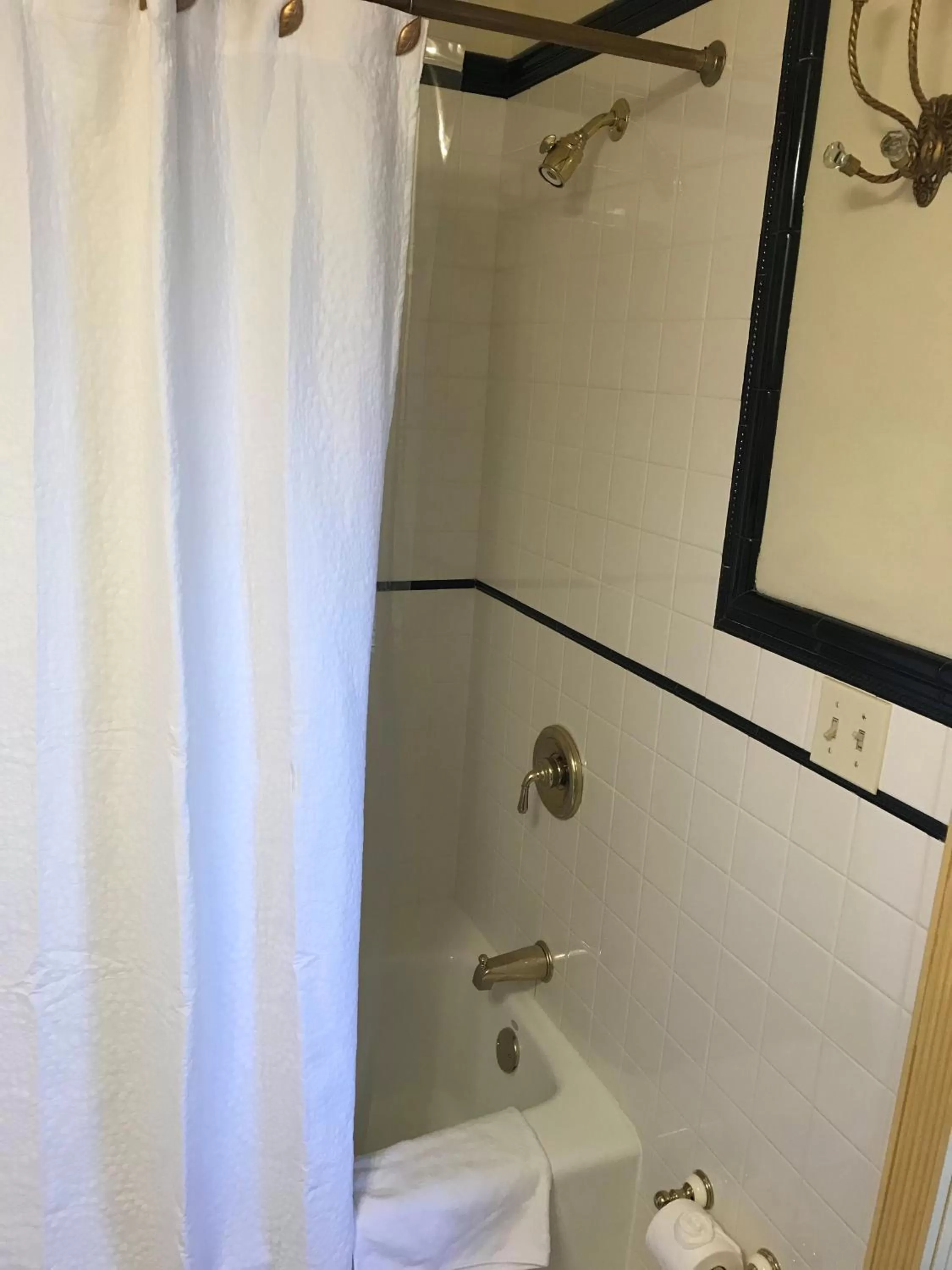 Shower in Elaine's Cape May Boutique Hotel