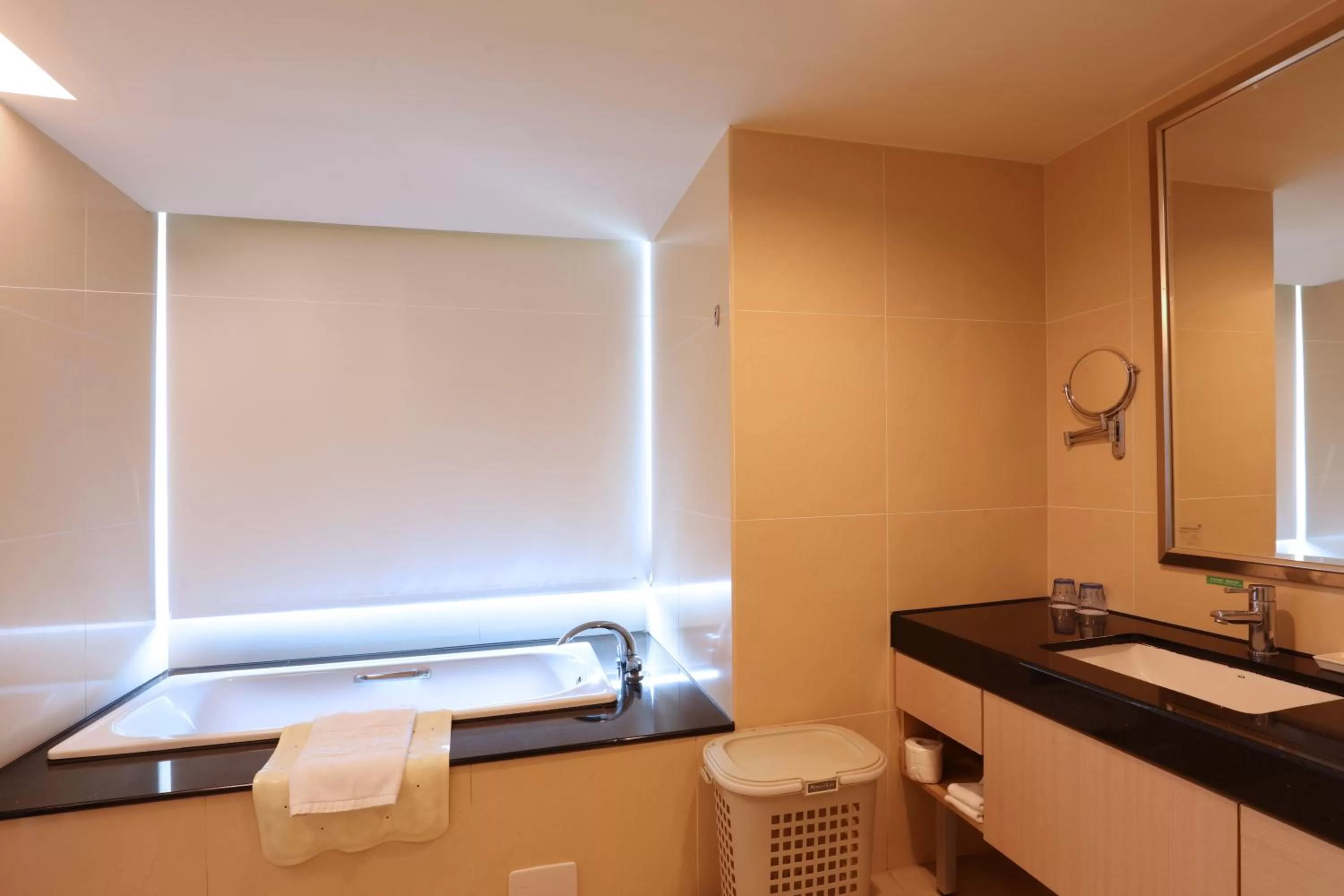 Bathroom in Golden Tulip Zhong Xin Hotel Taichung