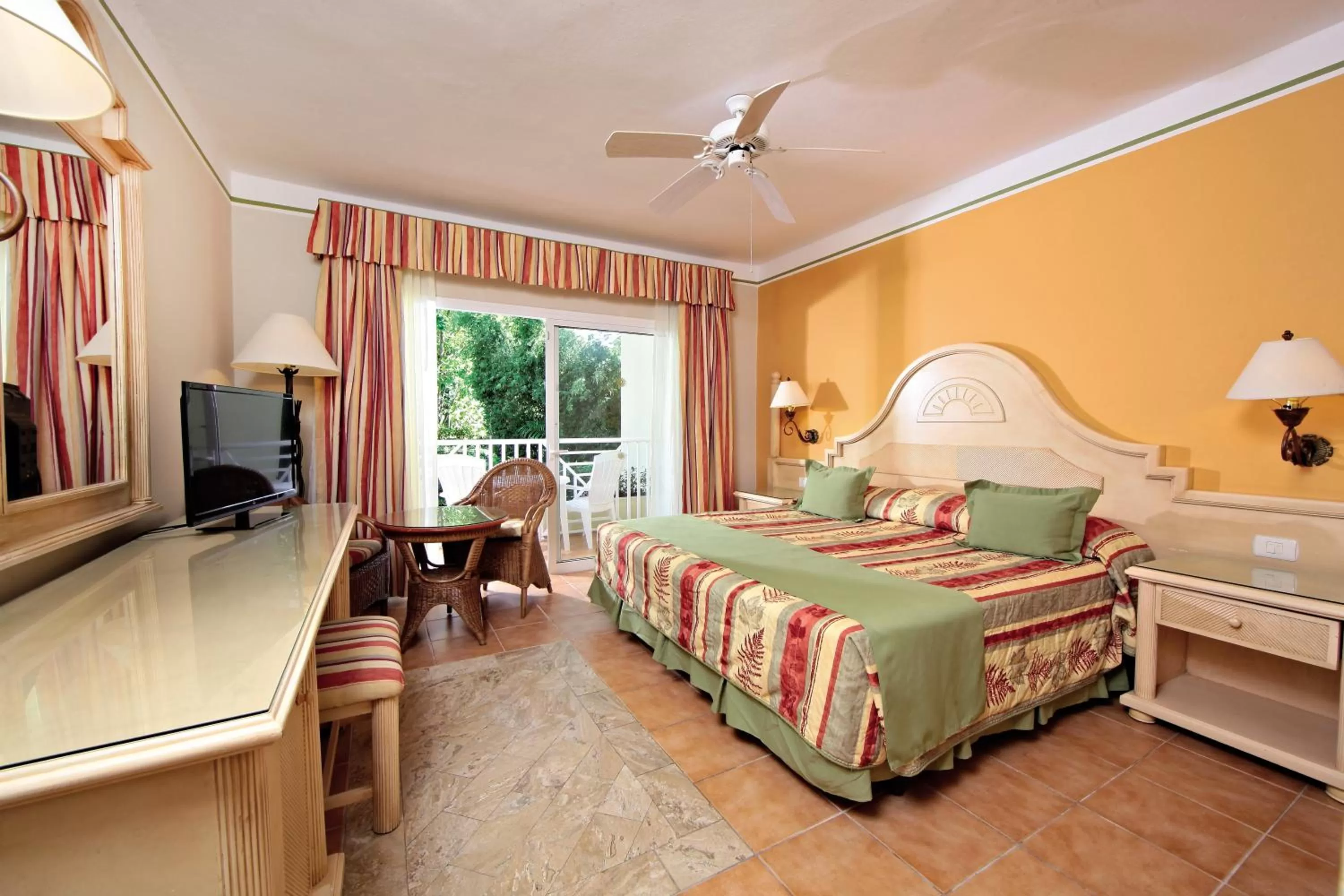 Photo of the whole room, Bed in Bahia Principe Grand El Portillo - All Inclusive
