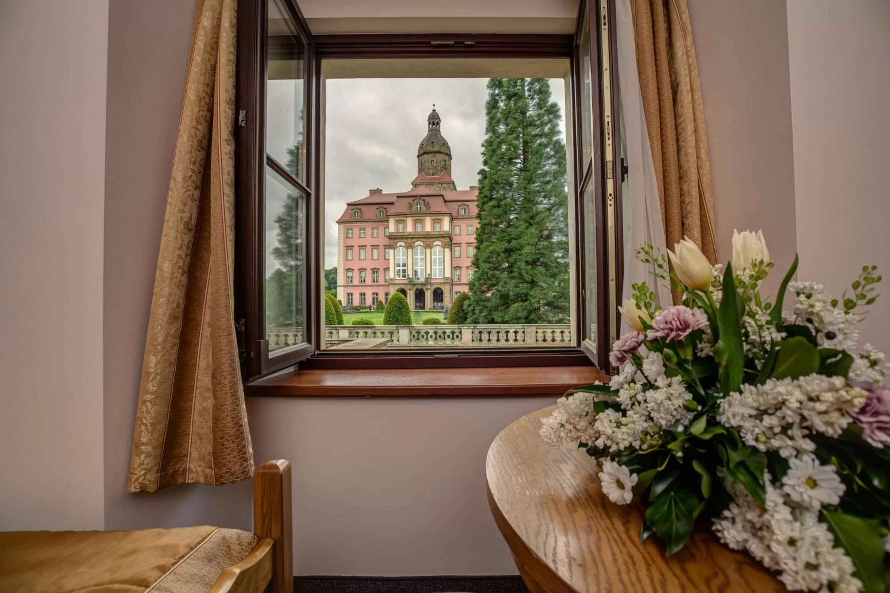 Bedroom in Hotel Książ