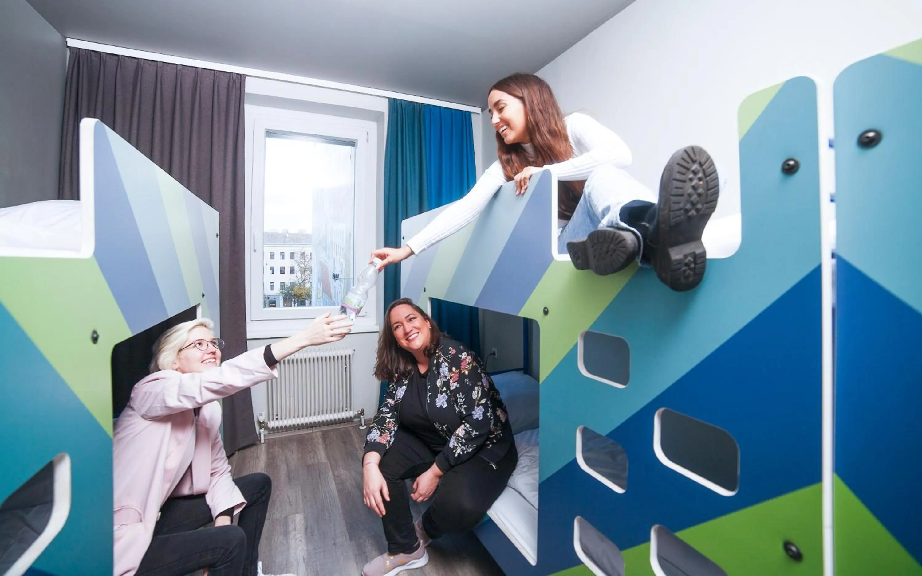 group of guests in a&o Wien Stadthalle