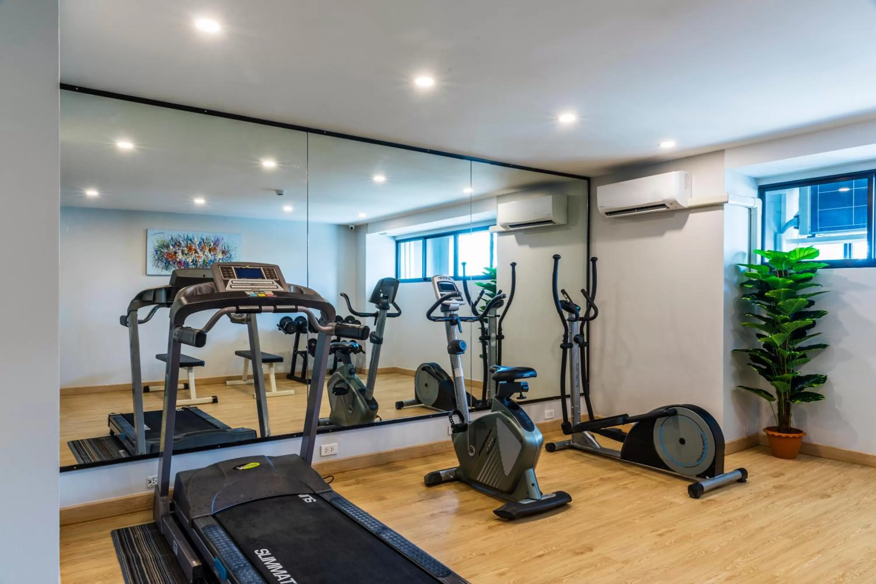 Fitness centre/facilities in Livotel Hotel Hua Mak Bangkok