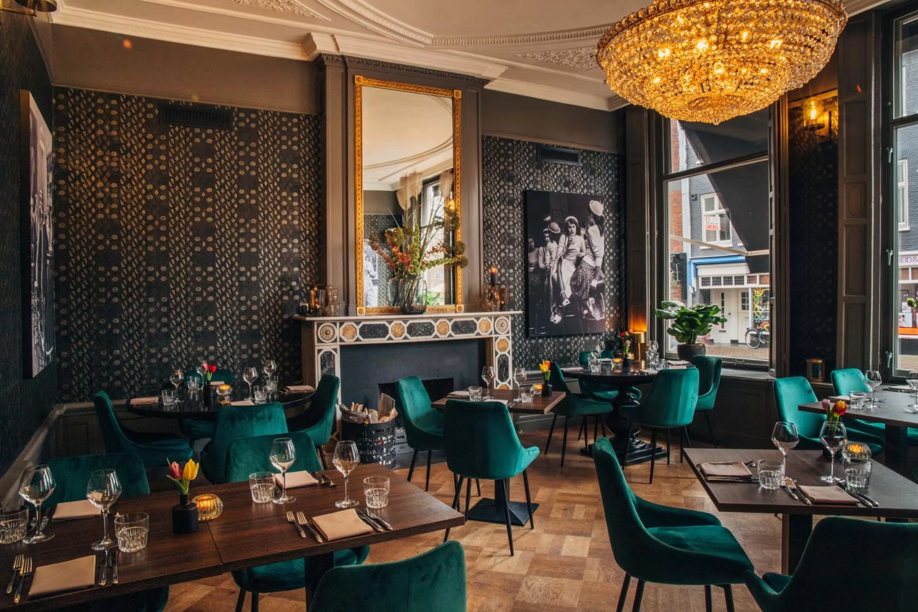 Restaurant/places to eat in Hotel ML