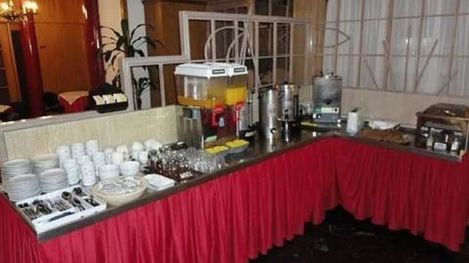 Buffet breakfast in Hotel London Palace