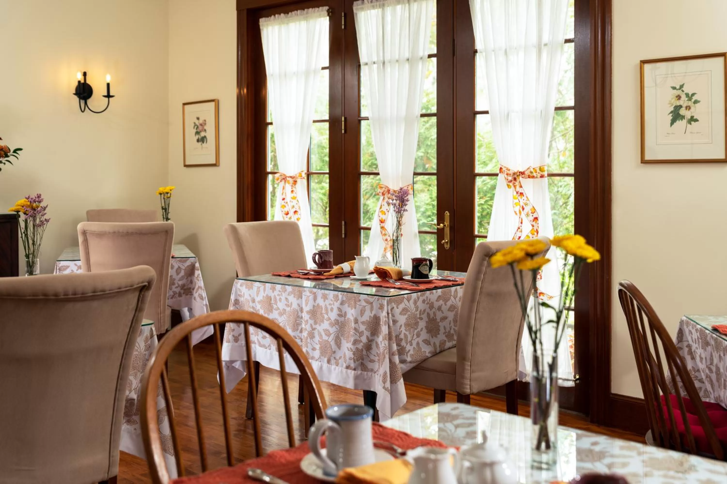 Restaurant/Places to Eat in Palmer House Inn