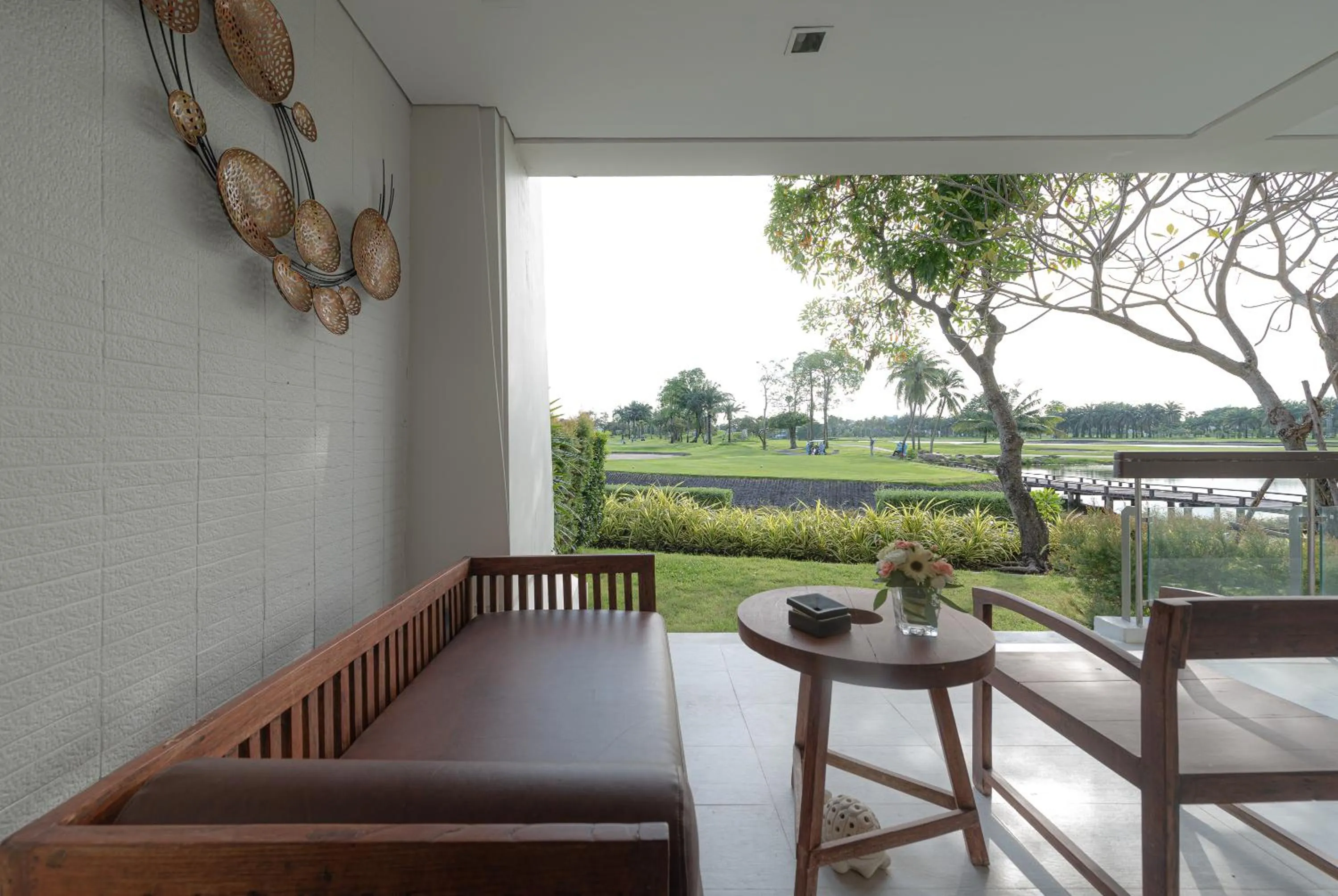 Balcony/Terrace in Summit Windmill Golf Suite Hotel at Suvarnabhumi