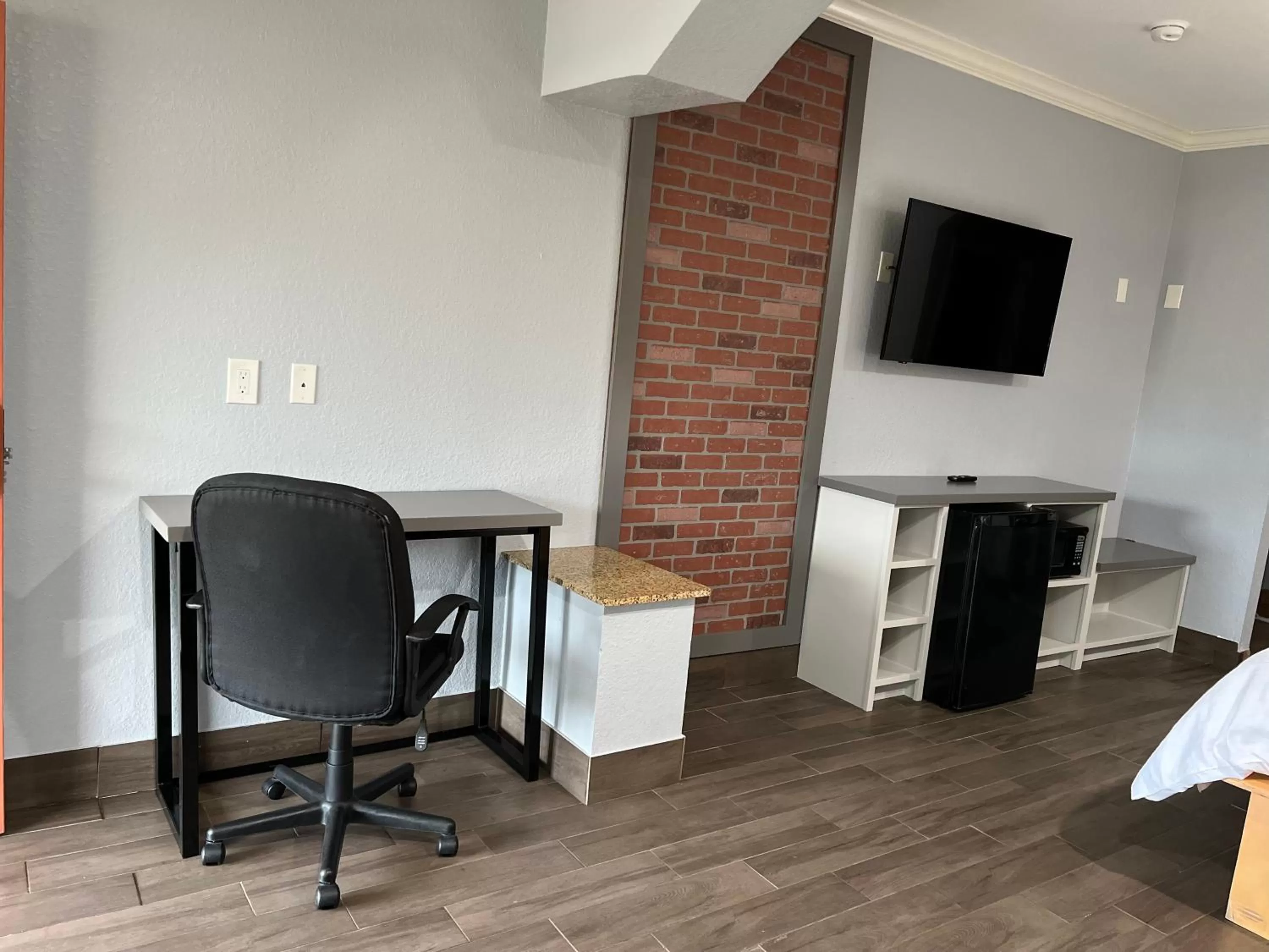 hair dresser in The Symphony Inn & Suites