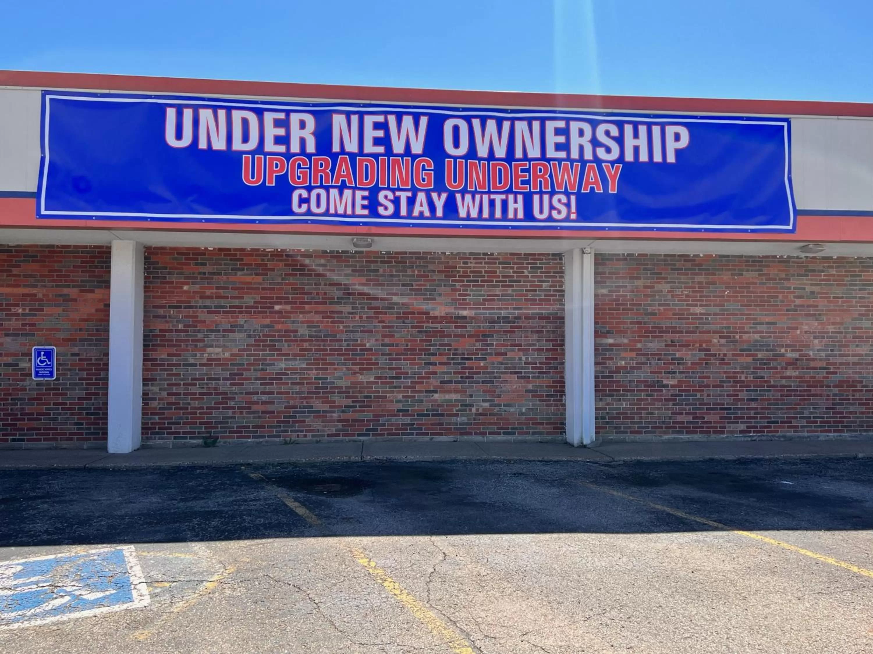 Property building in Howard Johnson by Wyndham Burlington