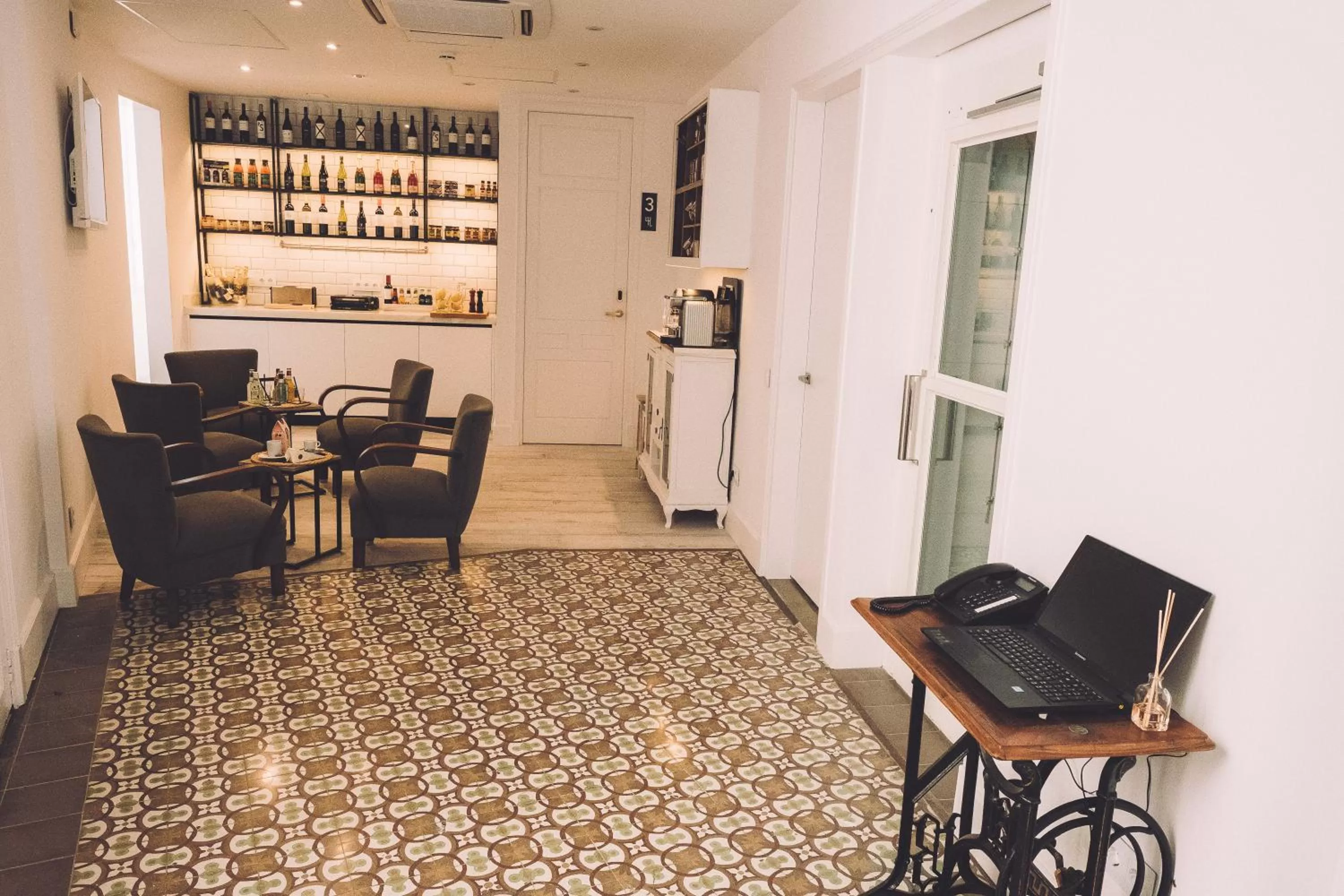 Lobby or reception, Seating Area in Hotelet Casa Padró