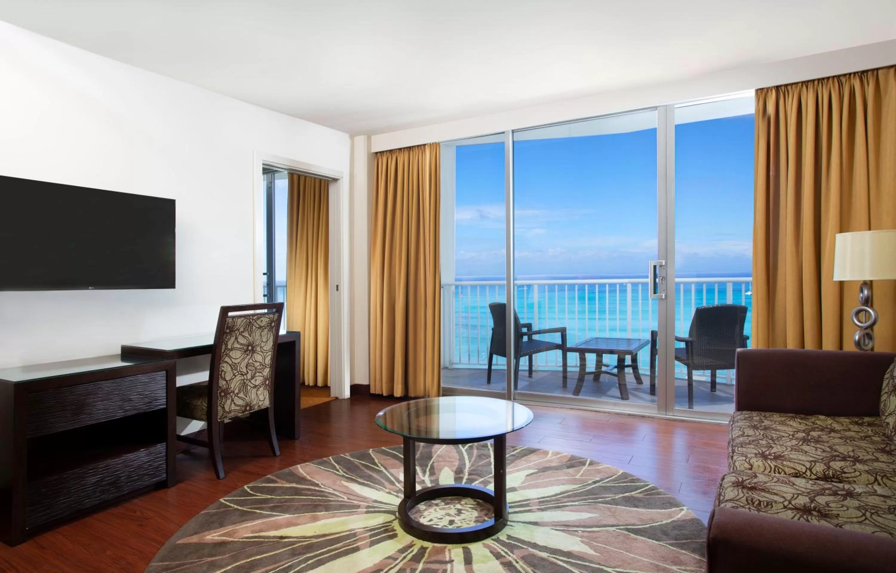 Patio in Park Shore Waikiki