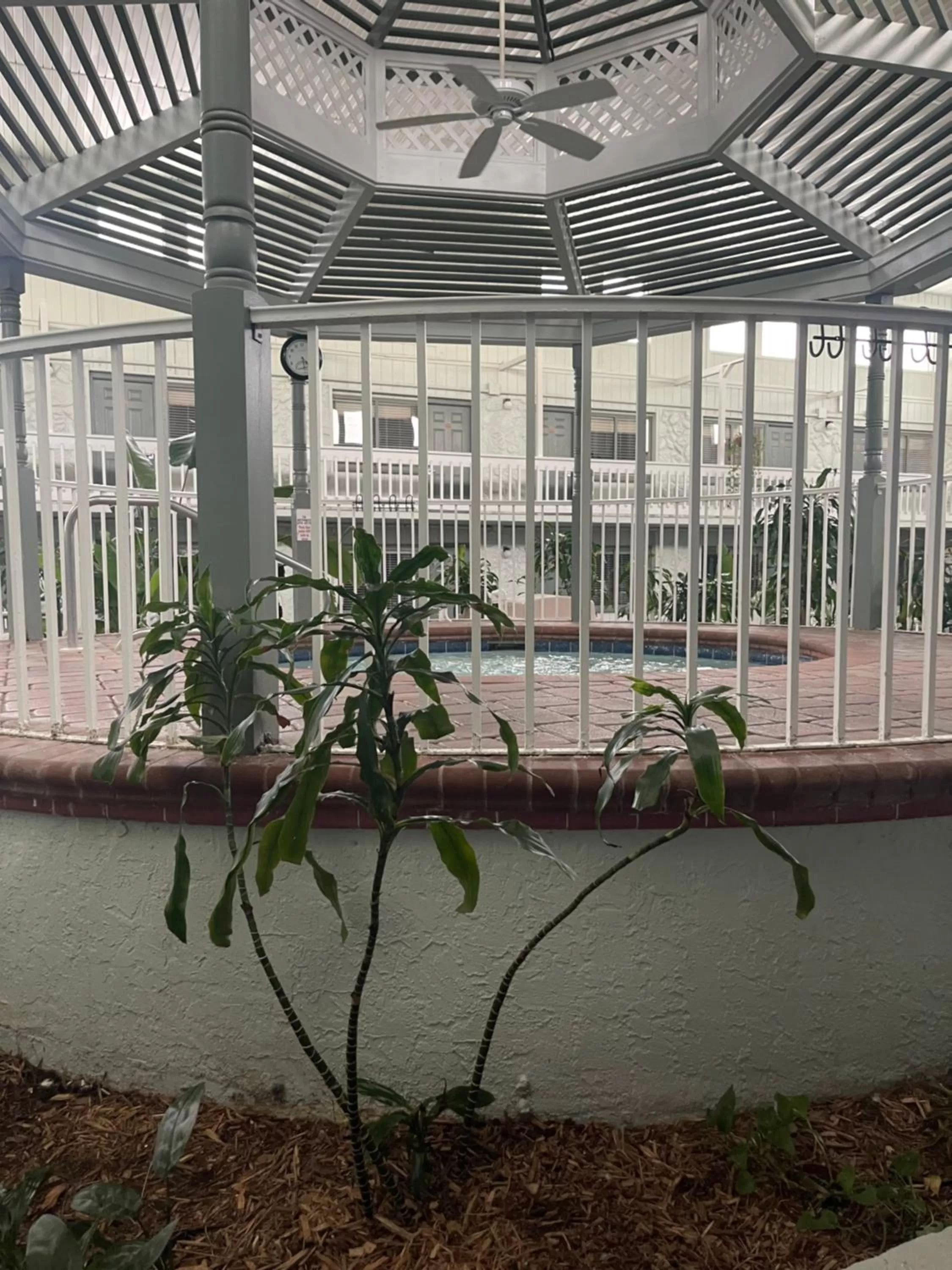 Hot Tub in Club Destin Condos