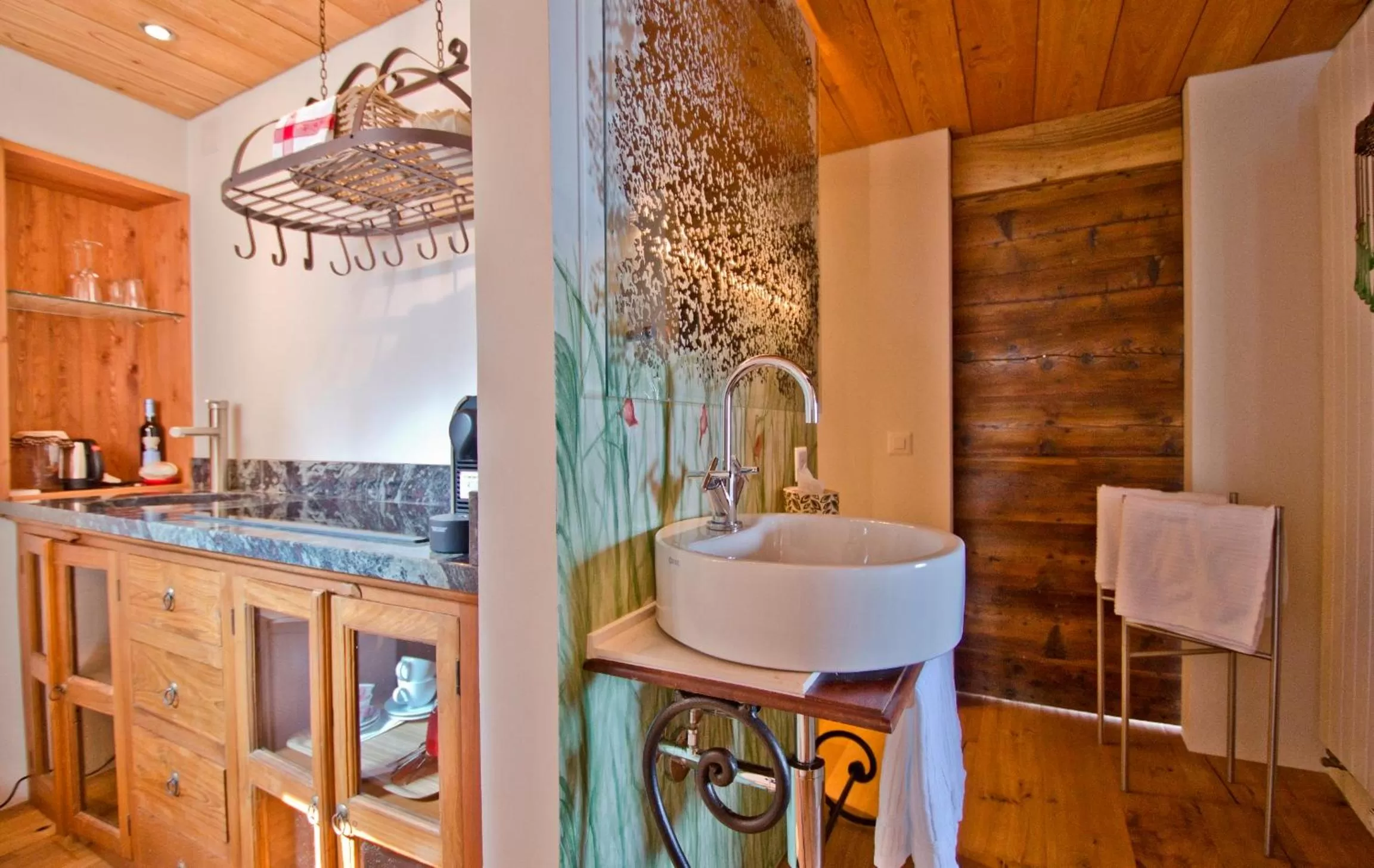 Bathroom, Kitchen/Kitchenette in Case di Sotto, House & Breakfast