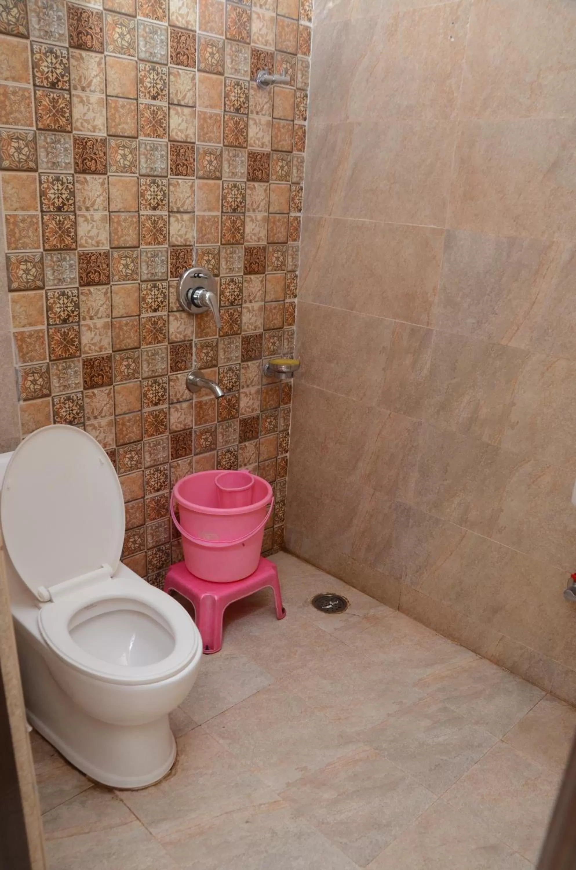 Bathroom in Hotel White Orchid Dalhausie