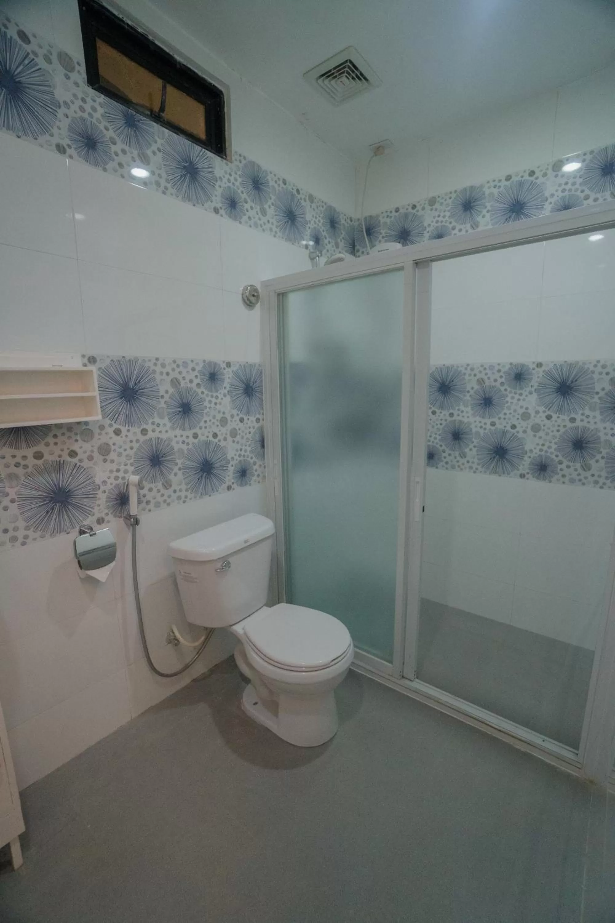 Toilet in Skylodge Resort