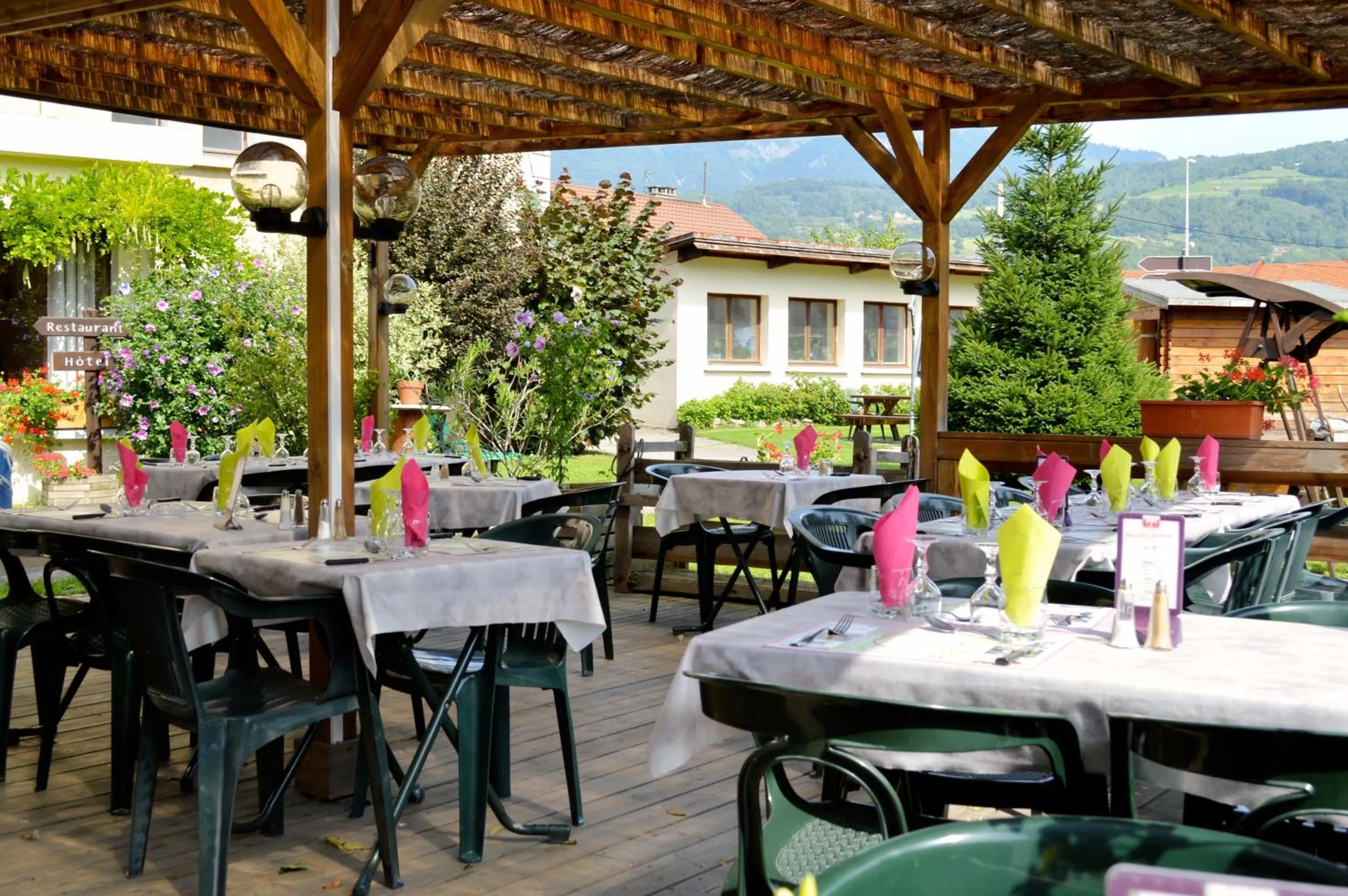 Patio in Auberge de Costaroche