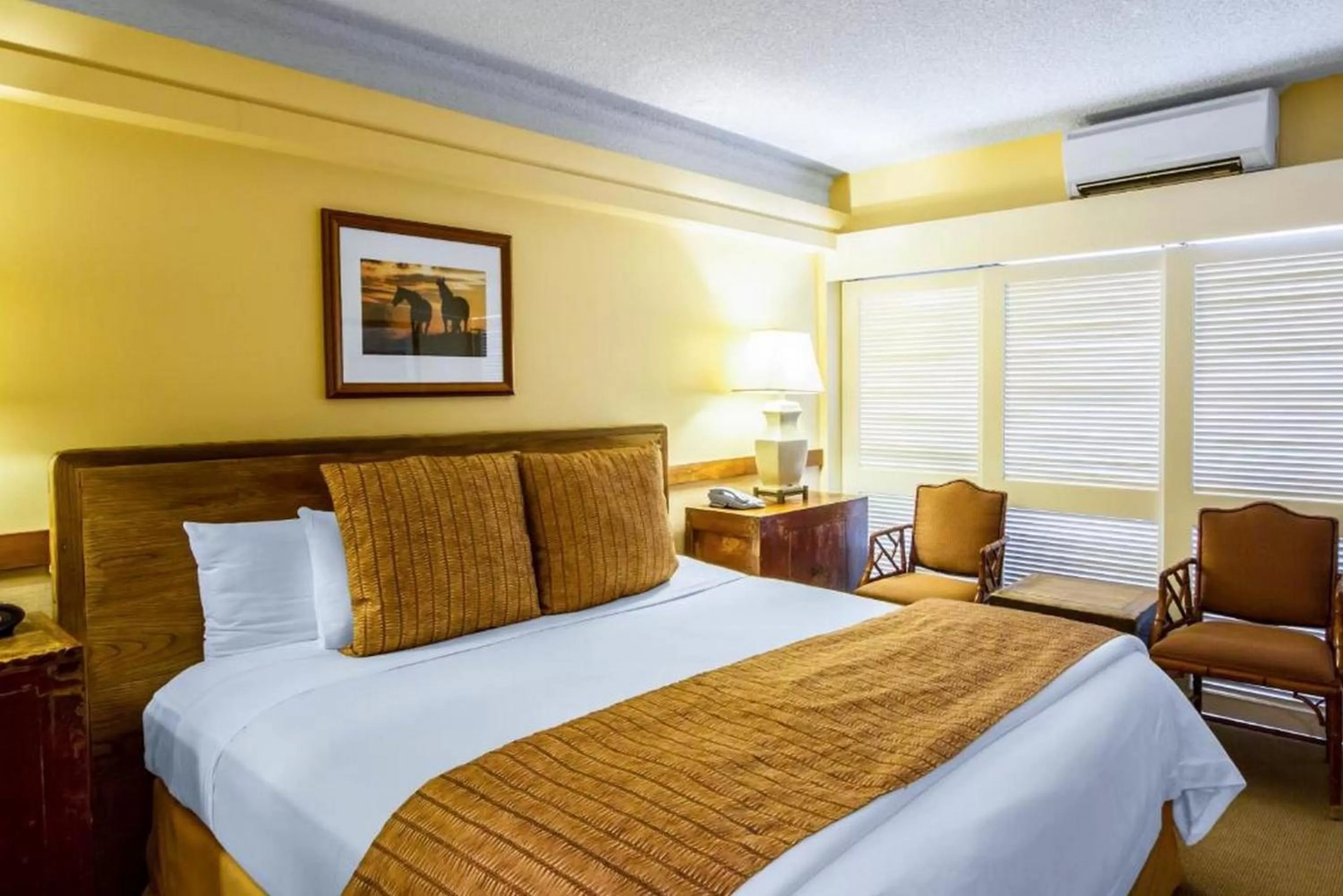 Bedroom, Bed in The Equus