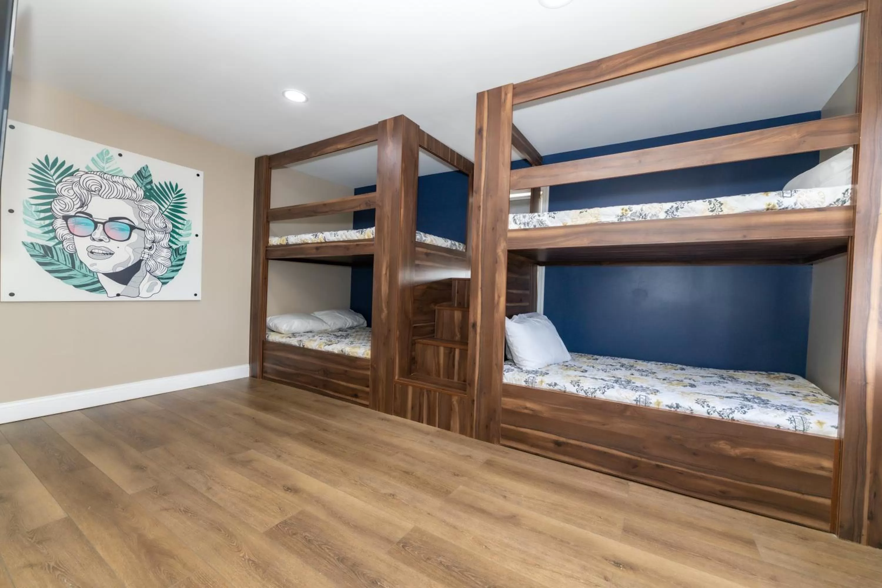 bunk bed, Bed in Seaside Sands Inn