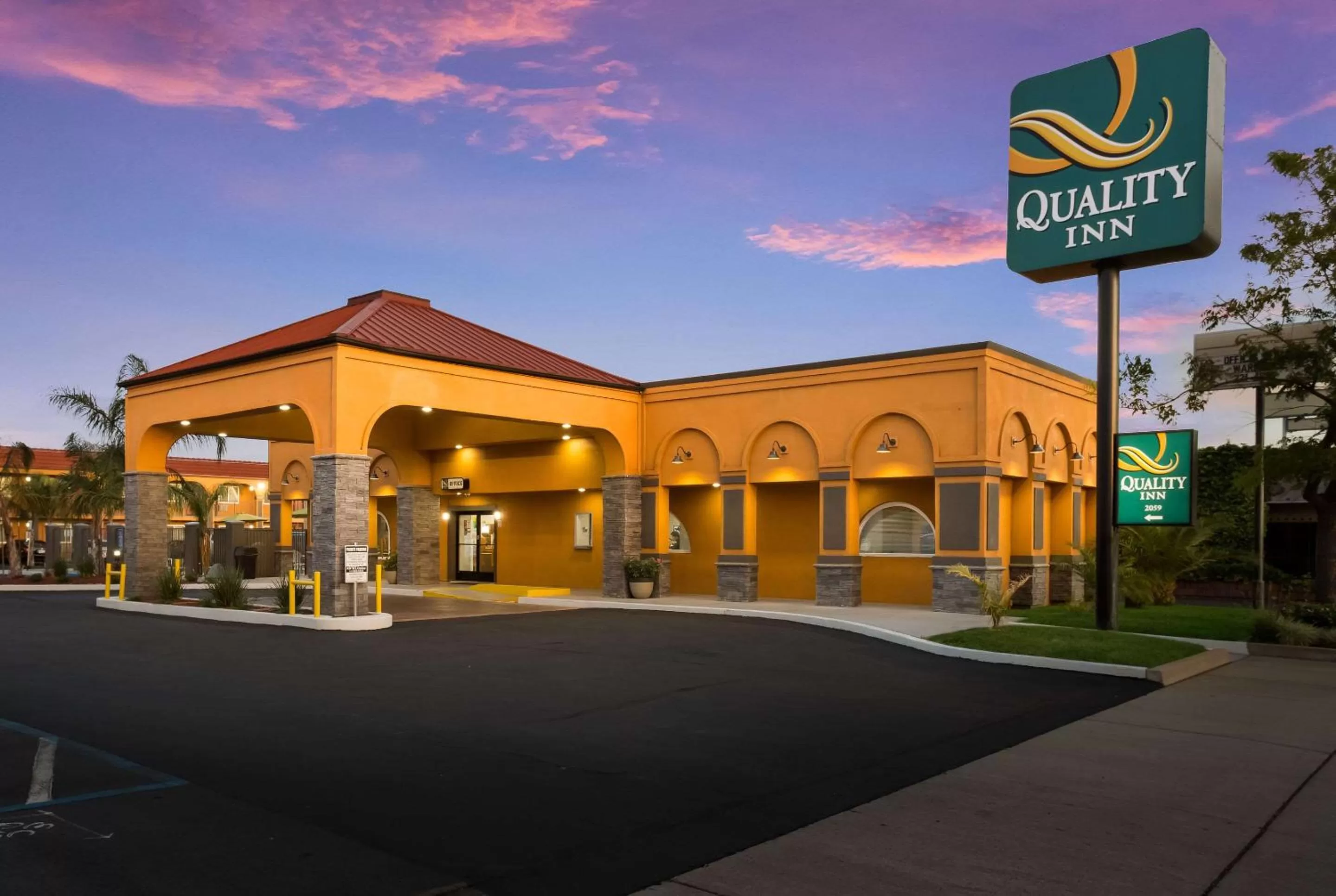 Property building in Quality Inn Redding near I-5