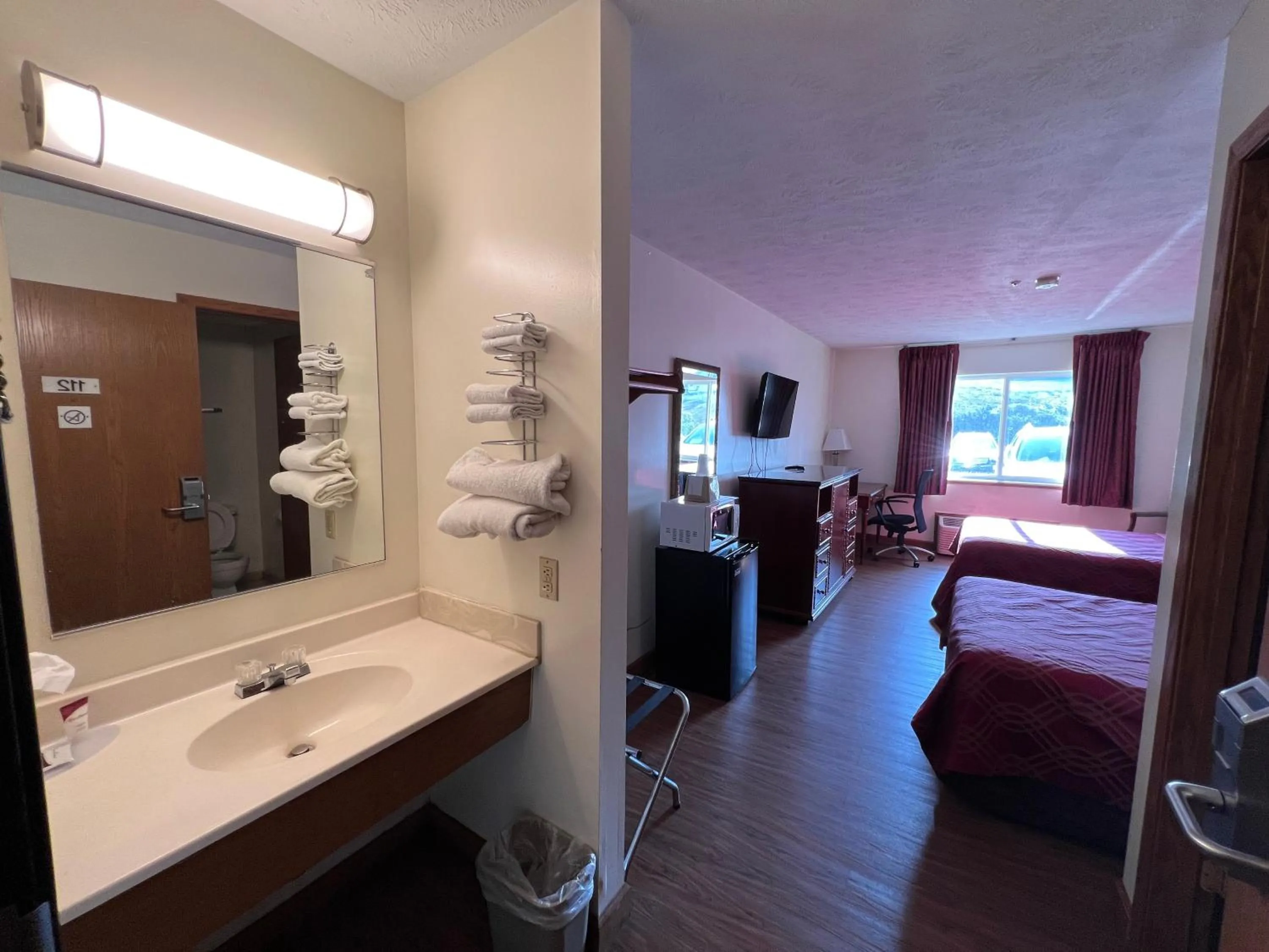 Photo of the whole room, Bed in FairBridge Inn Express Chesterton