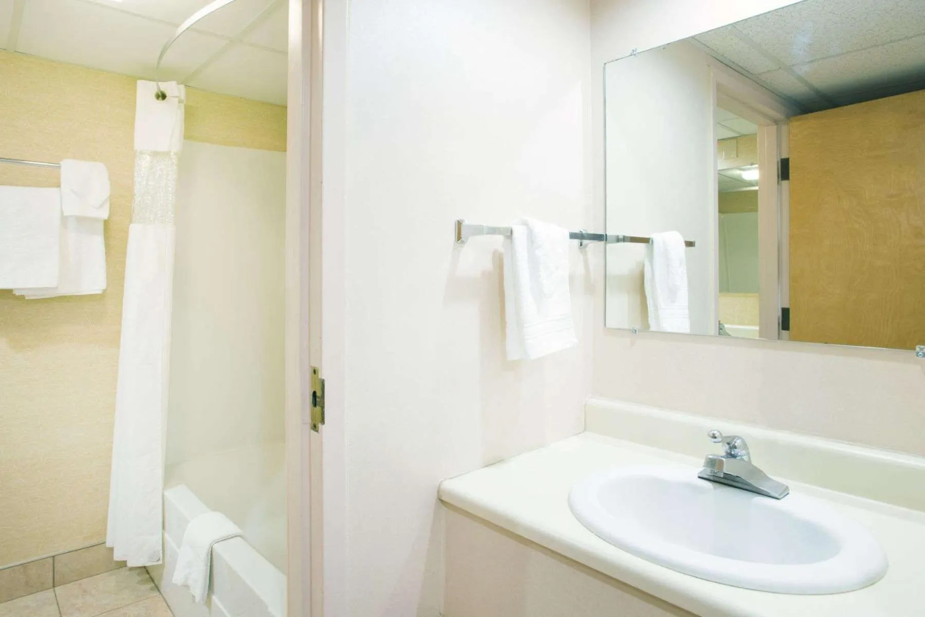 Bathroom in Howard Johnson by Wyndham South Portland