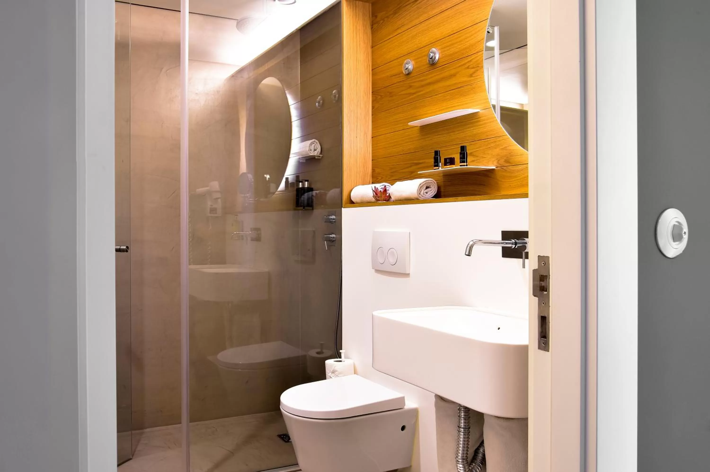 Toilet in My Story Hotel Rossio