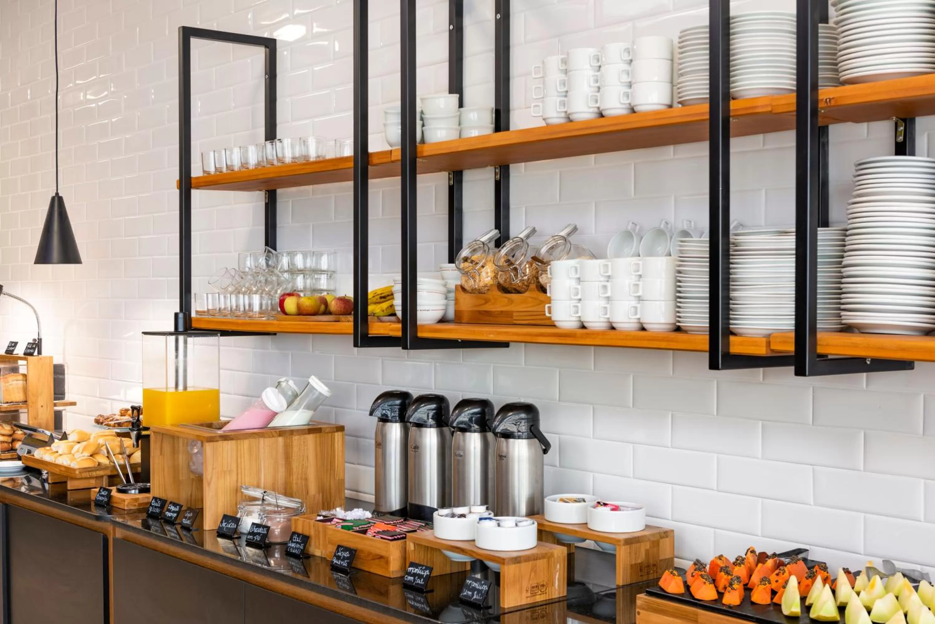 Buffet breakfast in Monreale Express Glicério Campinas