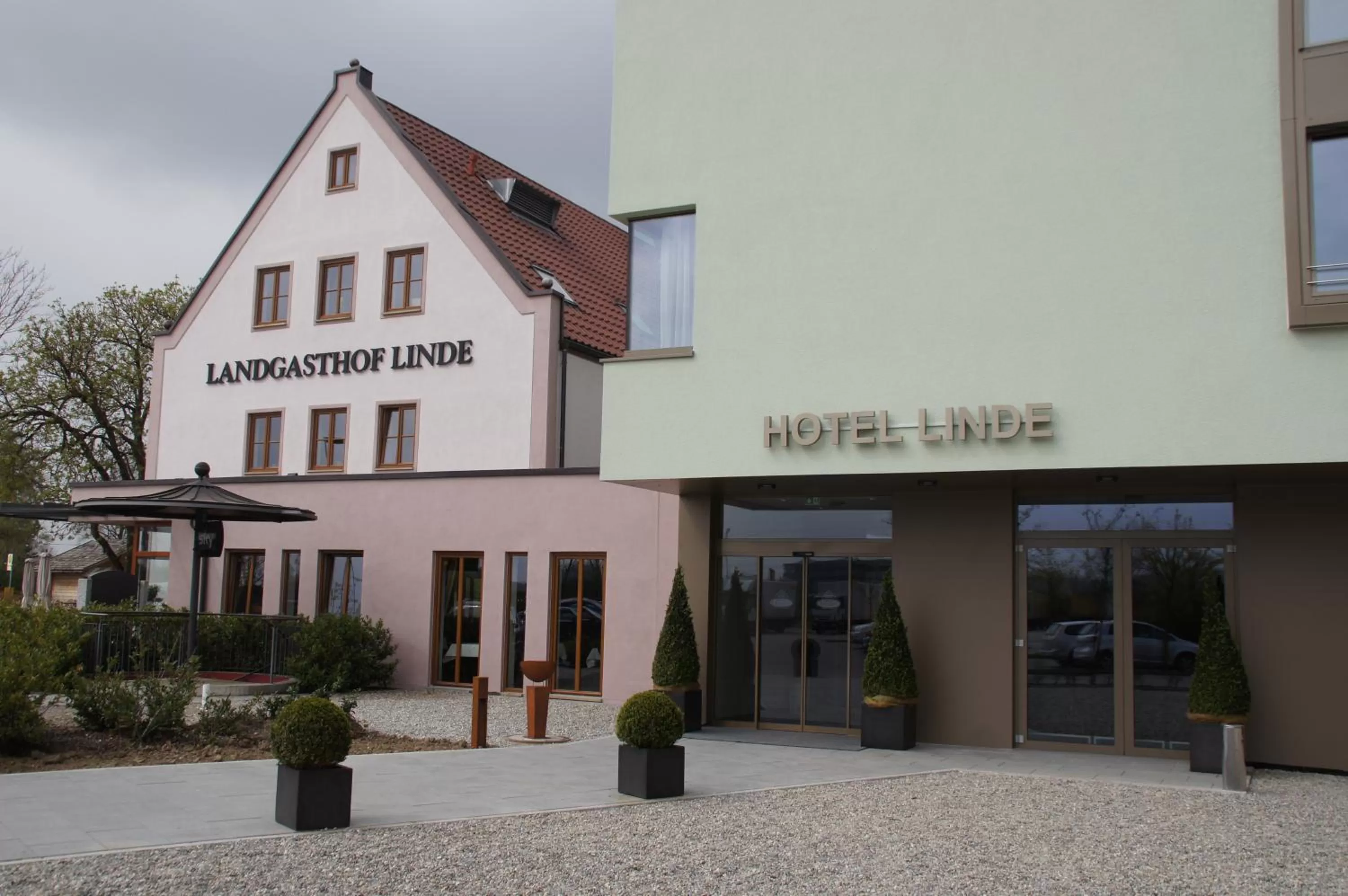 Facade/entrance, Property Building in Hotel Linde