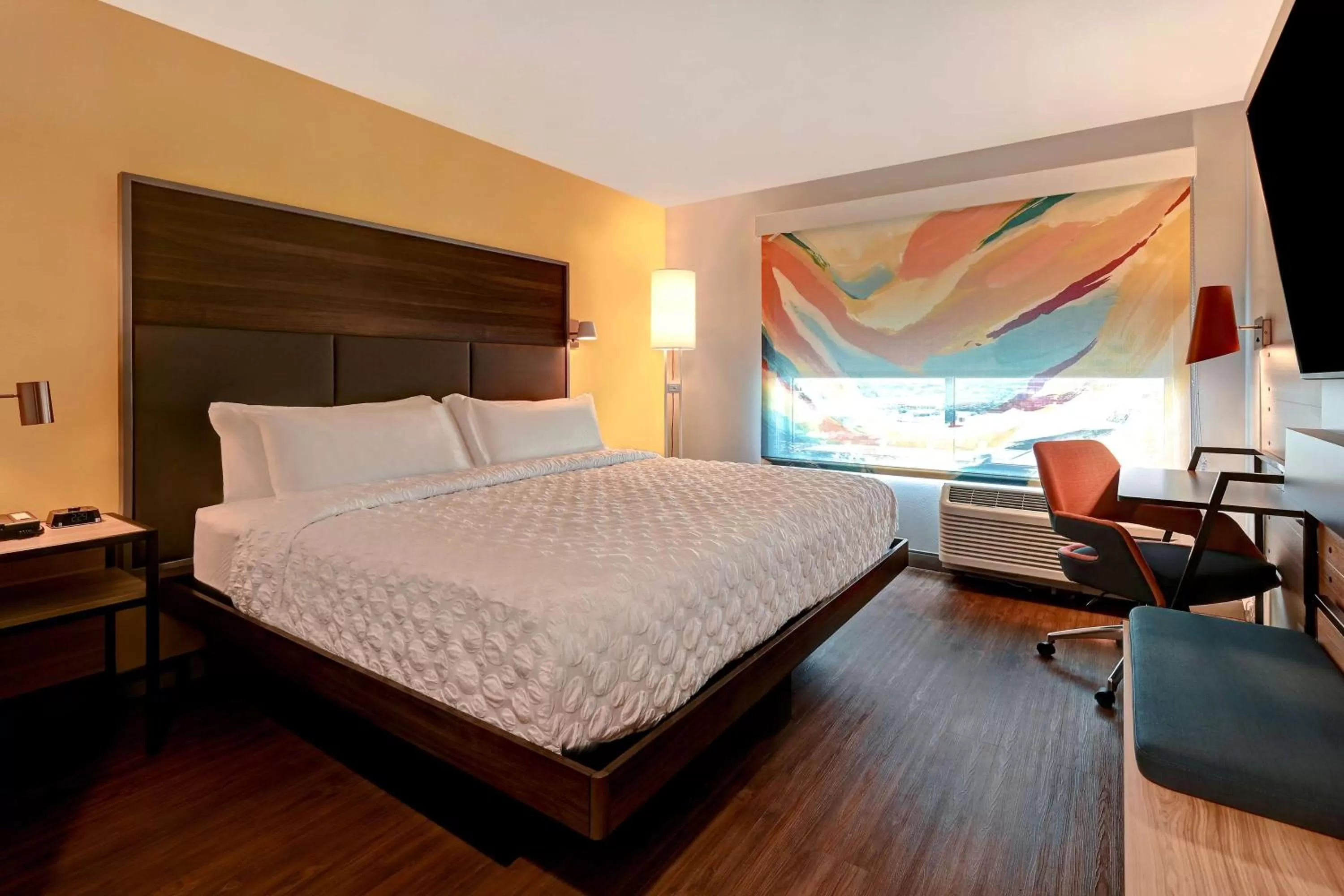 Bed in Tru By Hilton Albuquerque North I-25, Nm