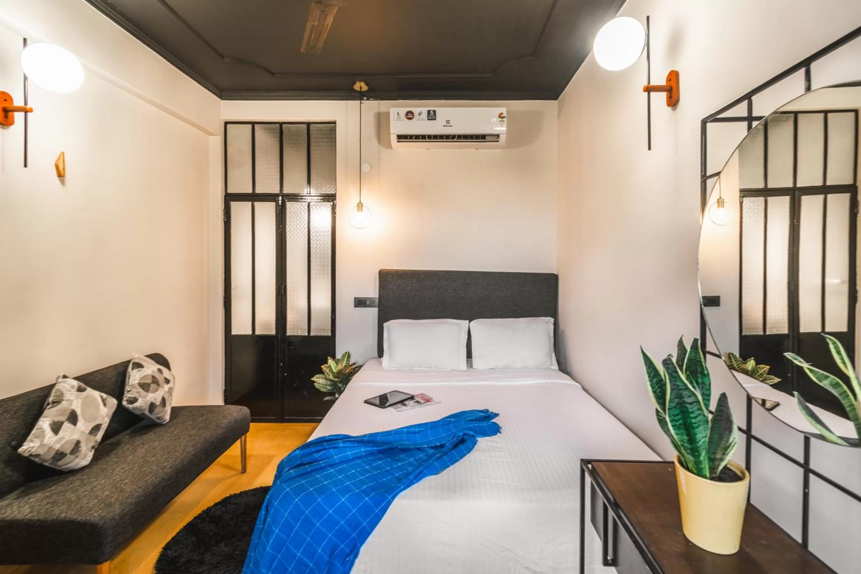 Bedroom, Bed in LetsBunk Poshtel & Suites